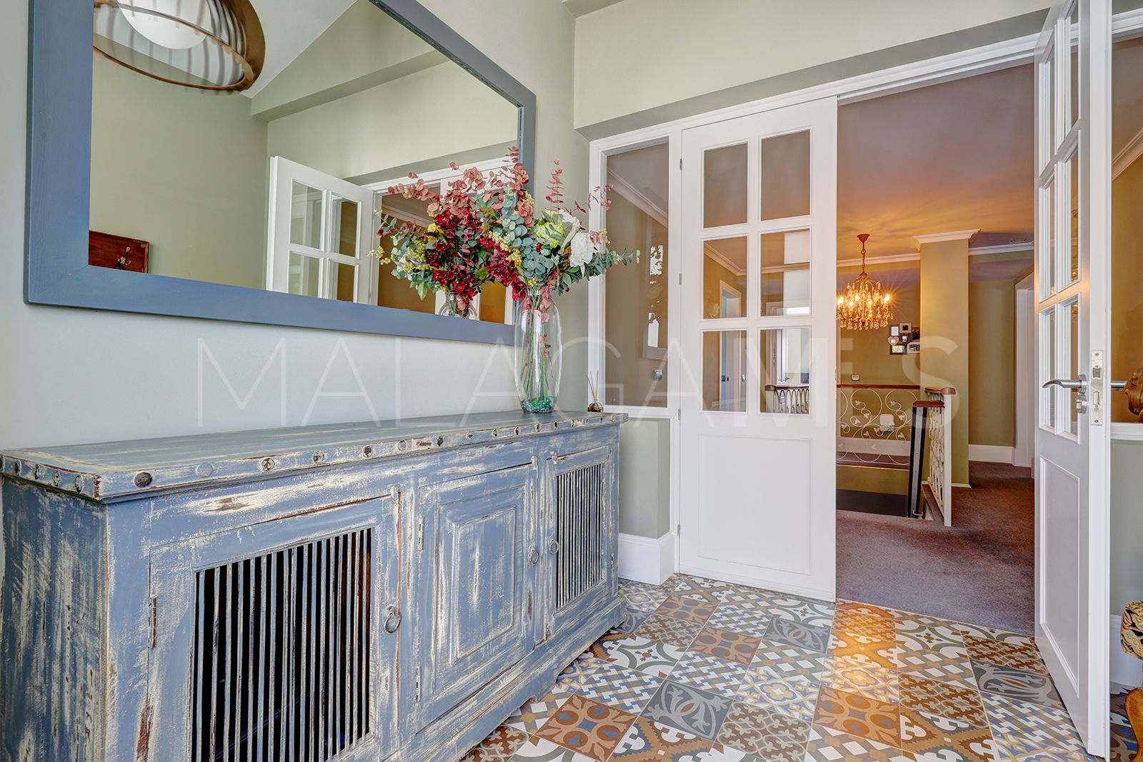 Villa for sale in Casares