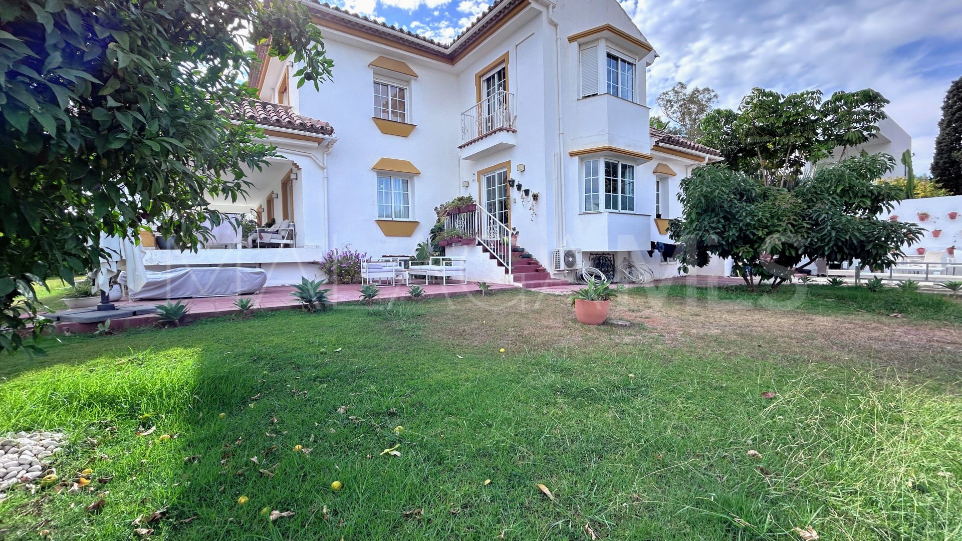 Villa for sale in Guadalmina Alta