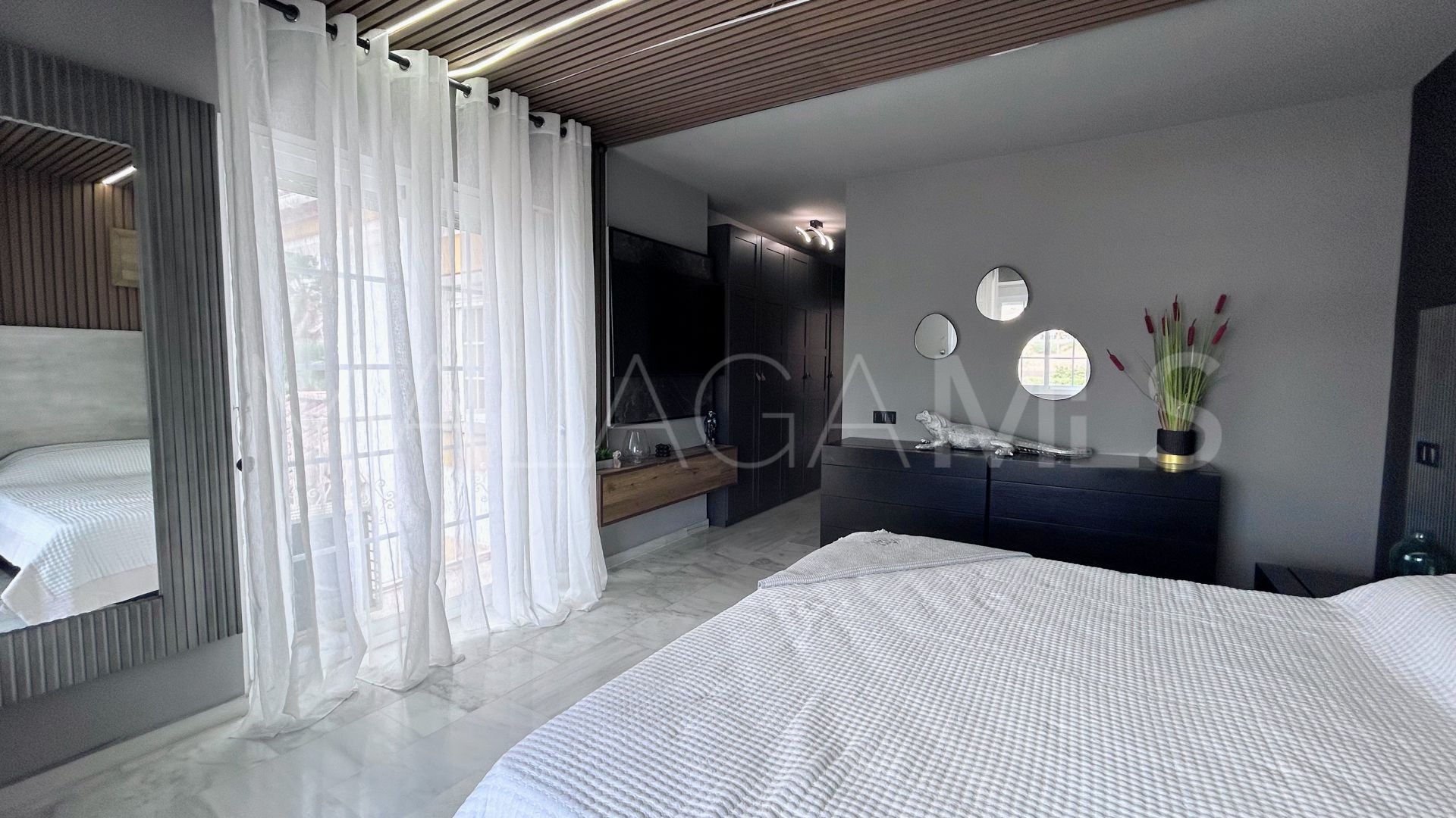 Villa for sale in Guadalmina Alta