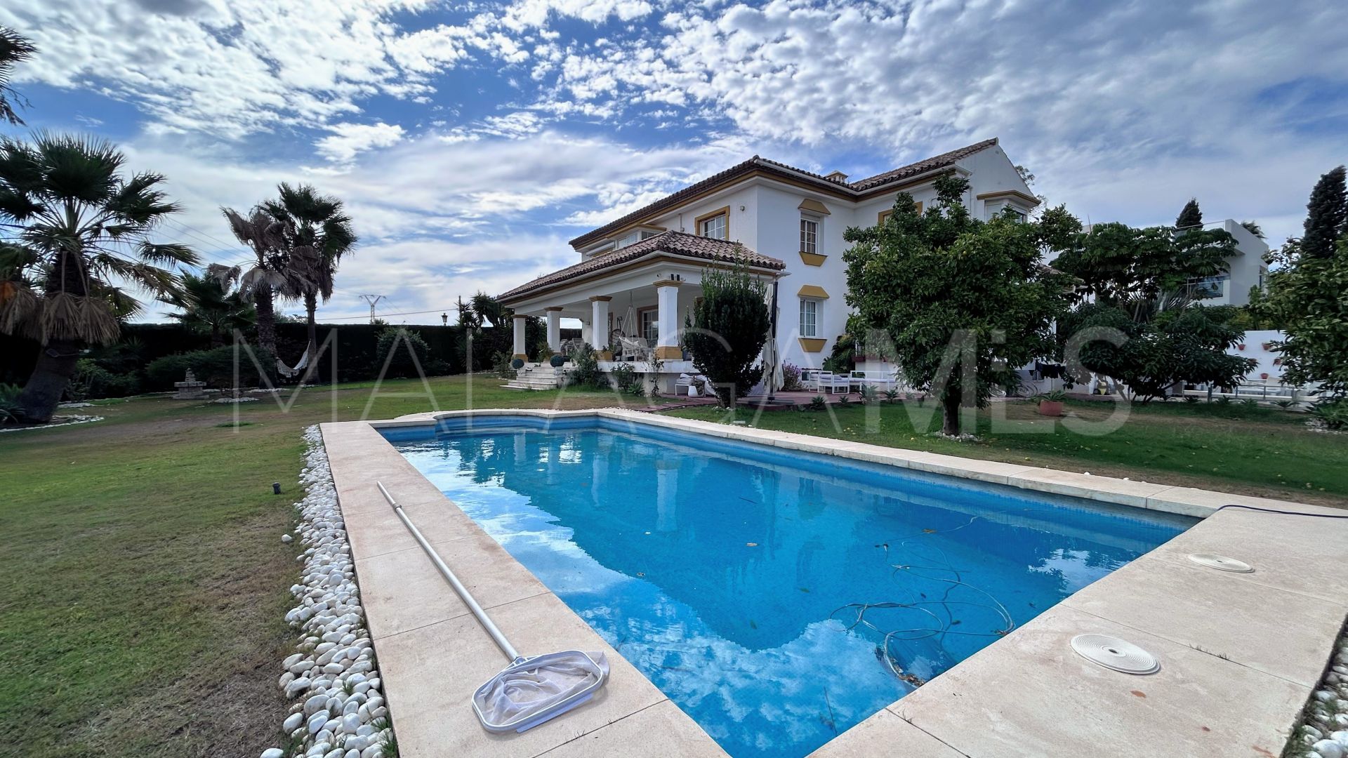 Villa for sale in Guadalmina Alta