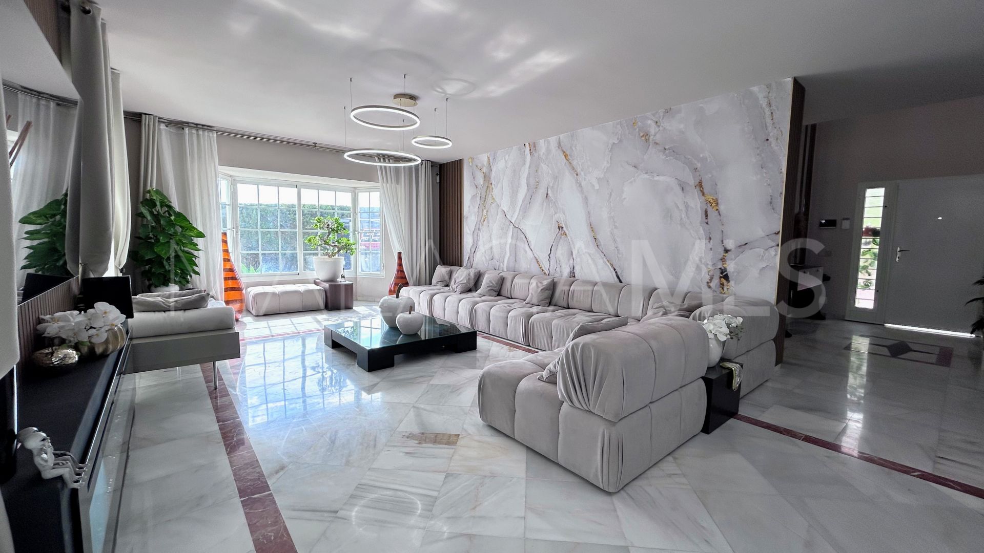 Villa for sale in Guadalmina Alta