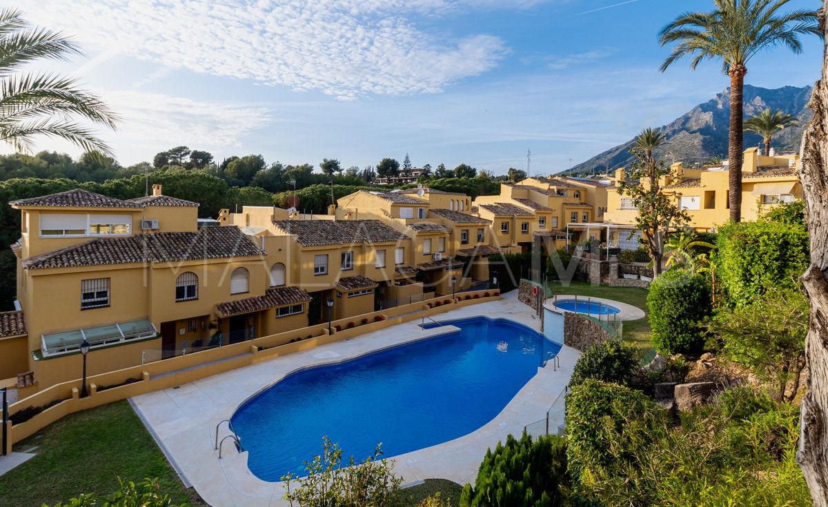 Buy adosado de 3 bedrooms in Marbella Centro