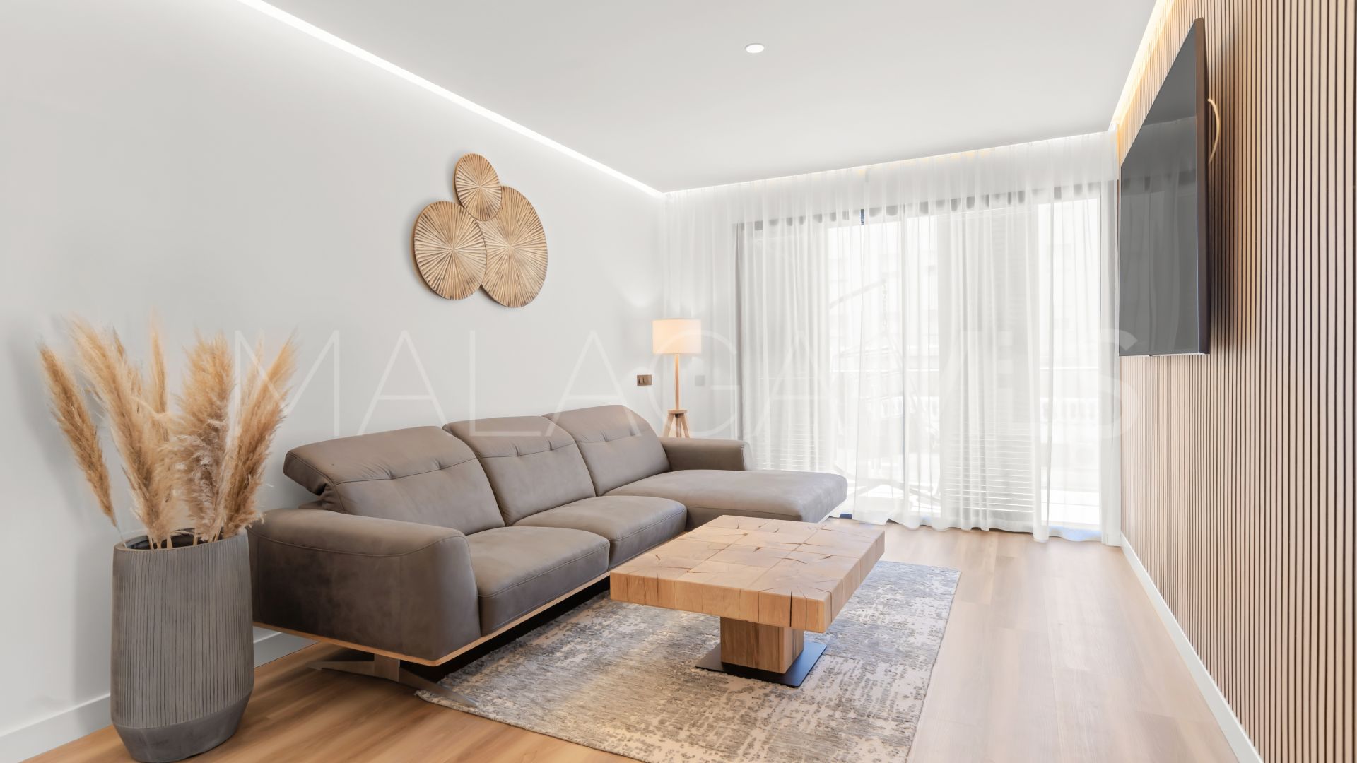 Apartment for sale in Estepona Centre with 2 bedrooms