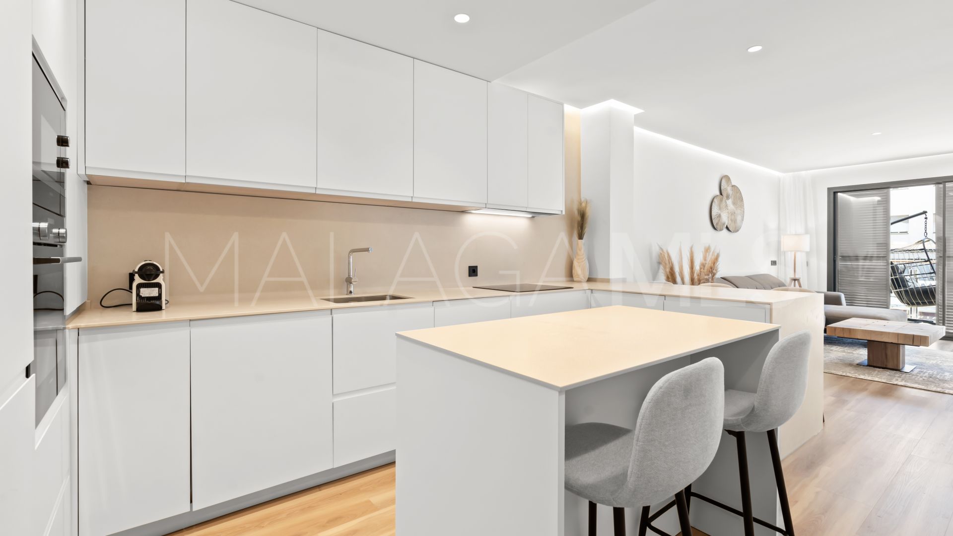 Apartment for sale in Estepona Centre with 2 bedrooms