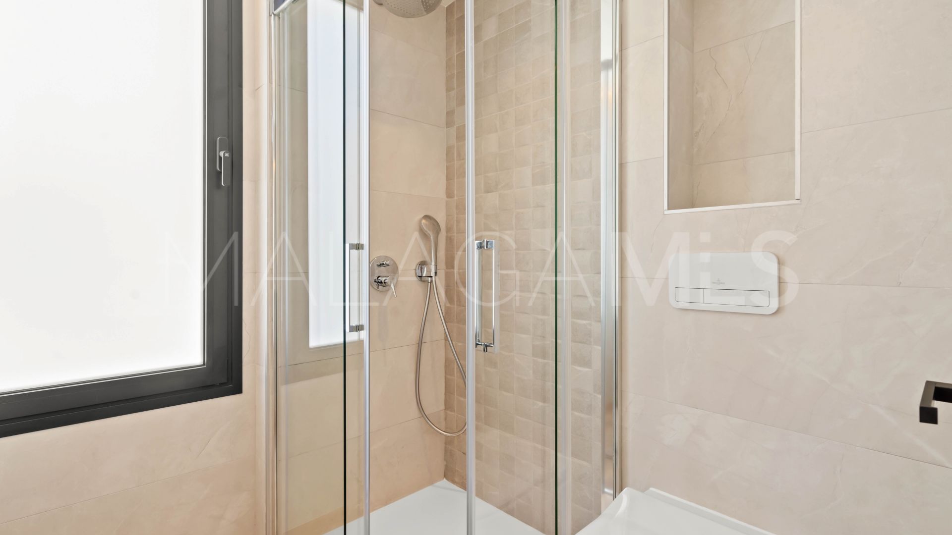 Apartment for sale in Estepona Centre with 2 bedrooms