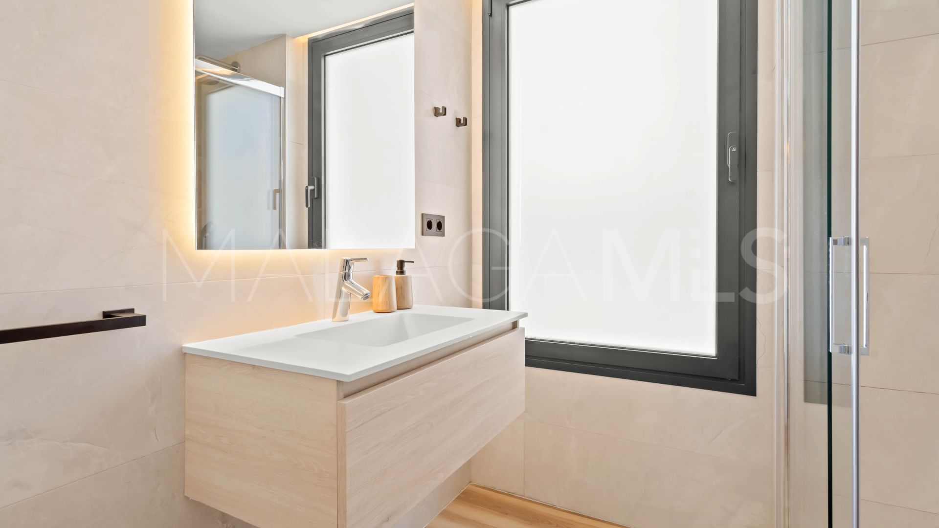 Apartment for sale in Estepona Centre with 2 bedrooms