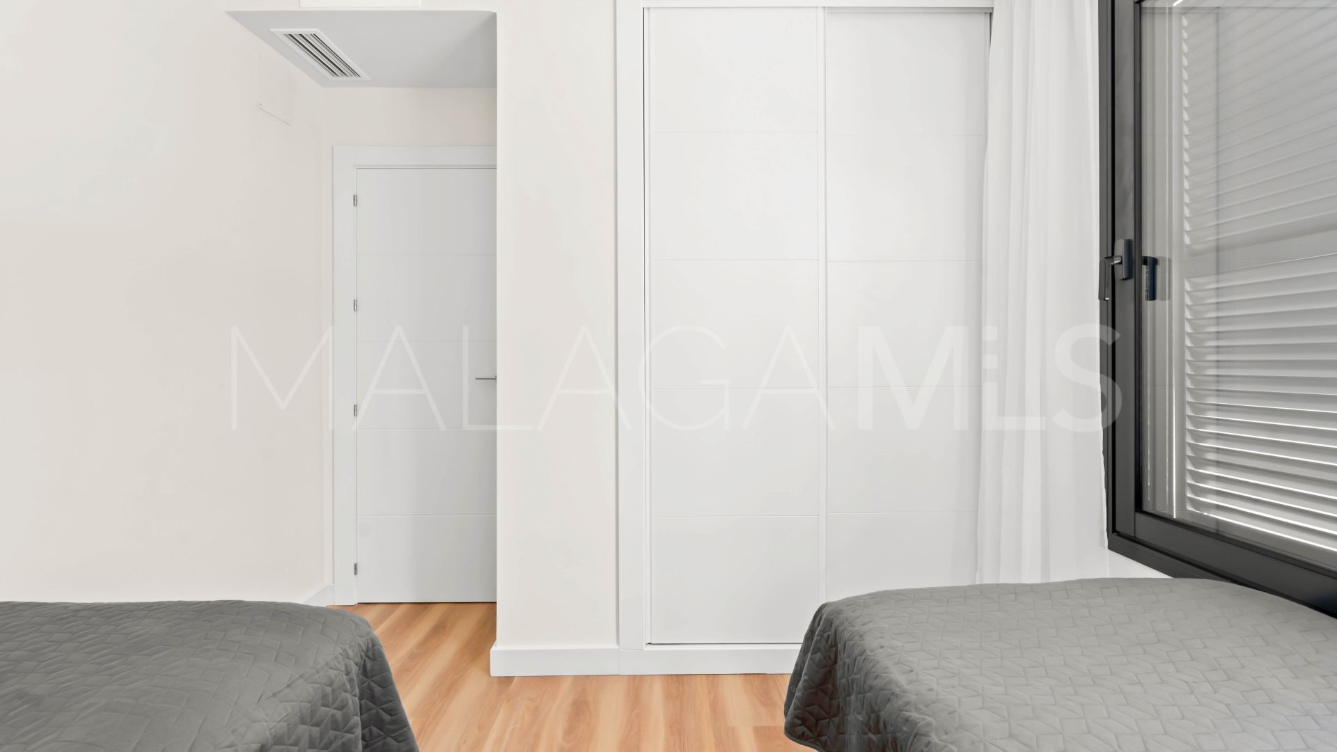 Apartment for sale in Estepona Centre with 2 bedrooms