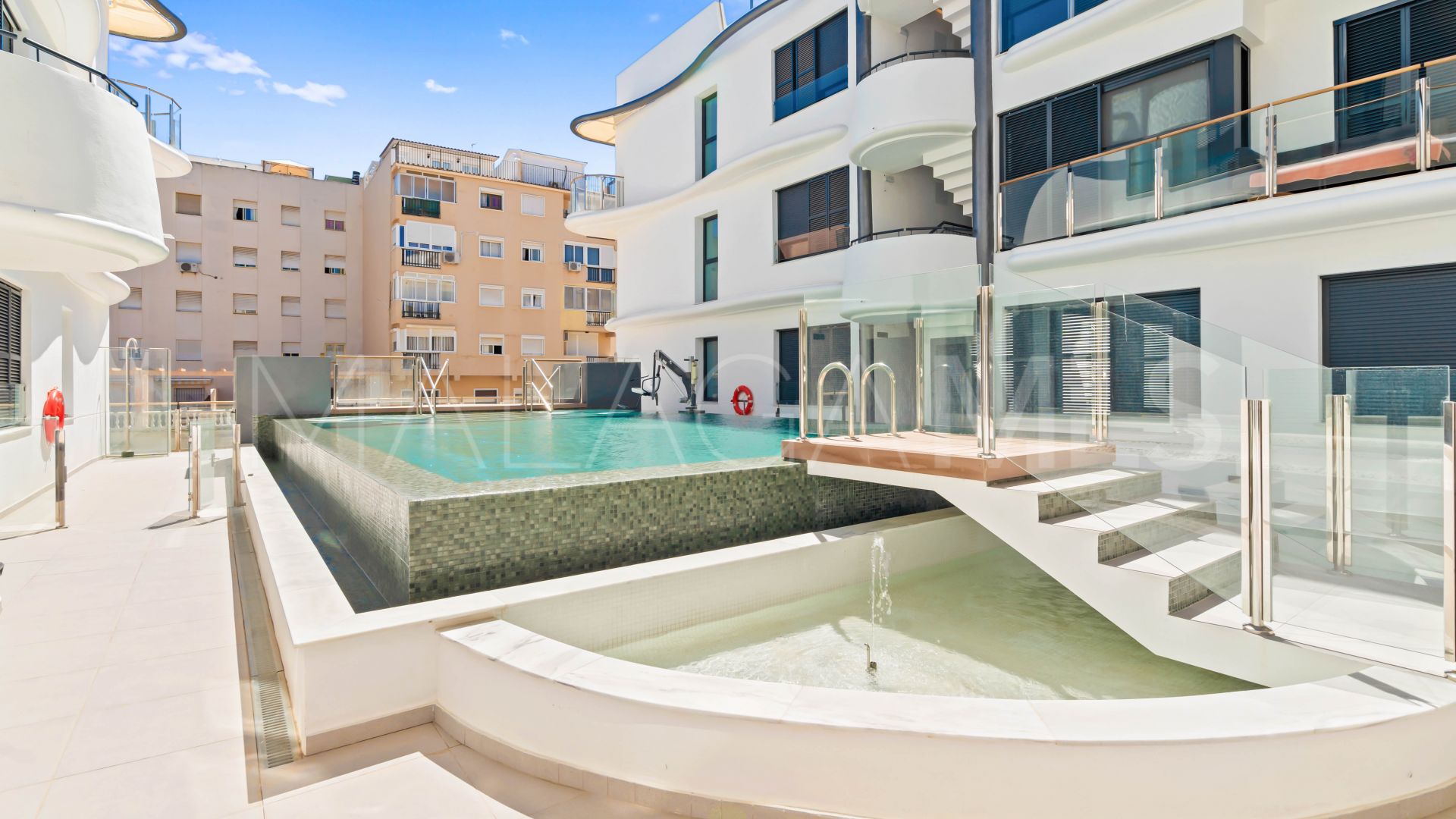 Apartment for sale in Estepona Centre with 2 bedrooms