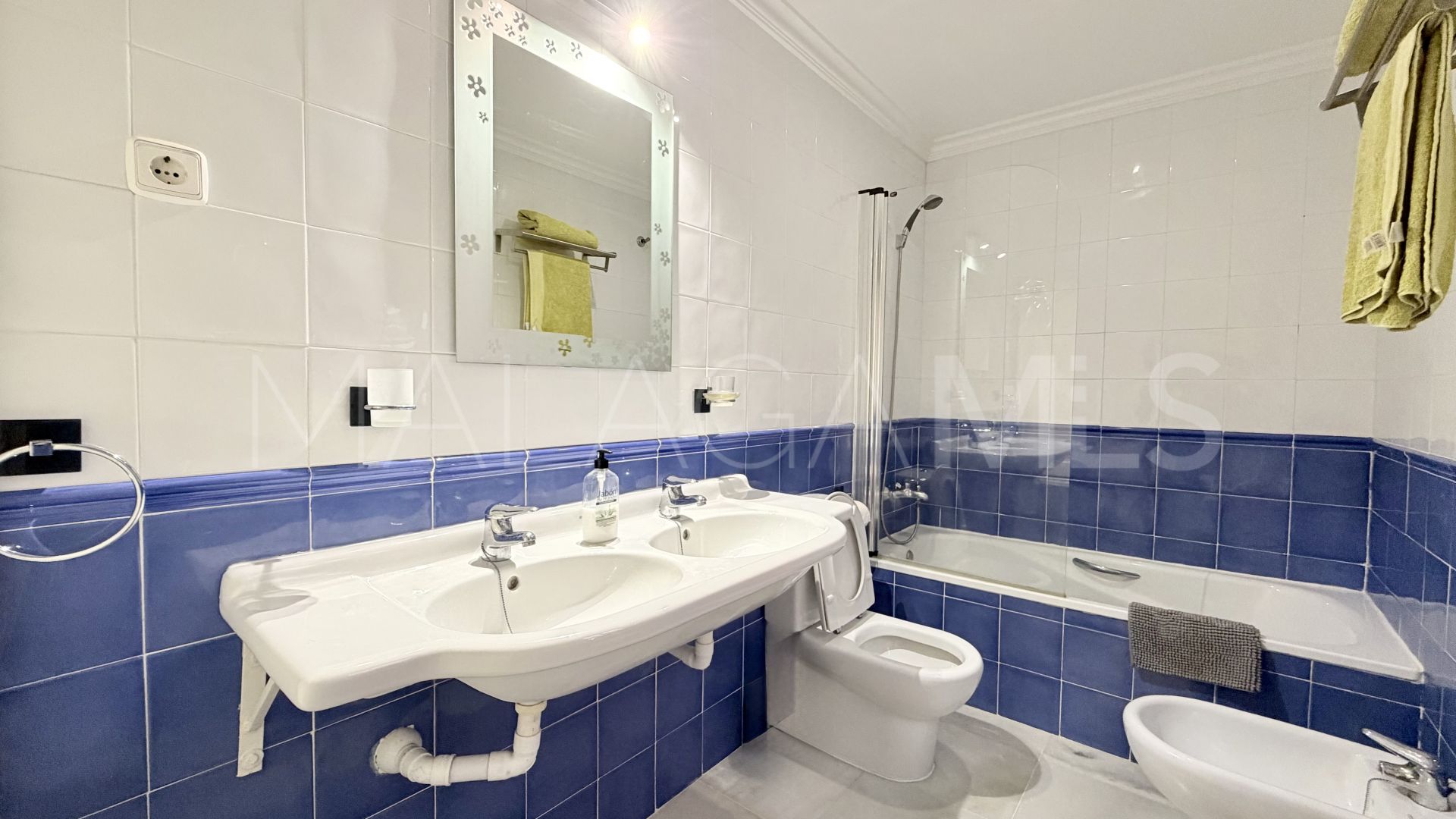 Ground floor duplex for sale in La Duquesa