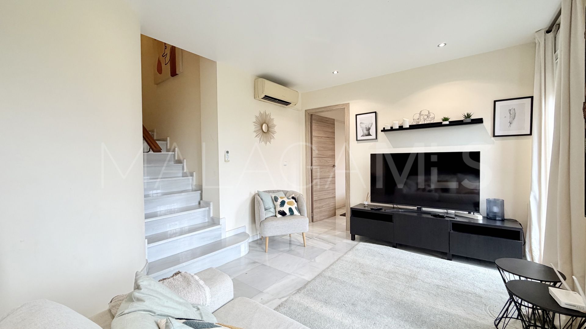 Ground floor duplex for sale in La Duquesa