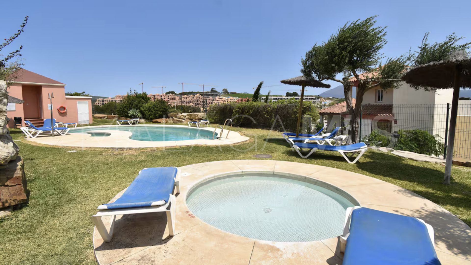 Duplex rez de chaussée for sale in La Duquesa