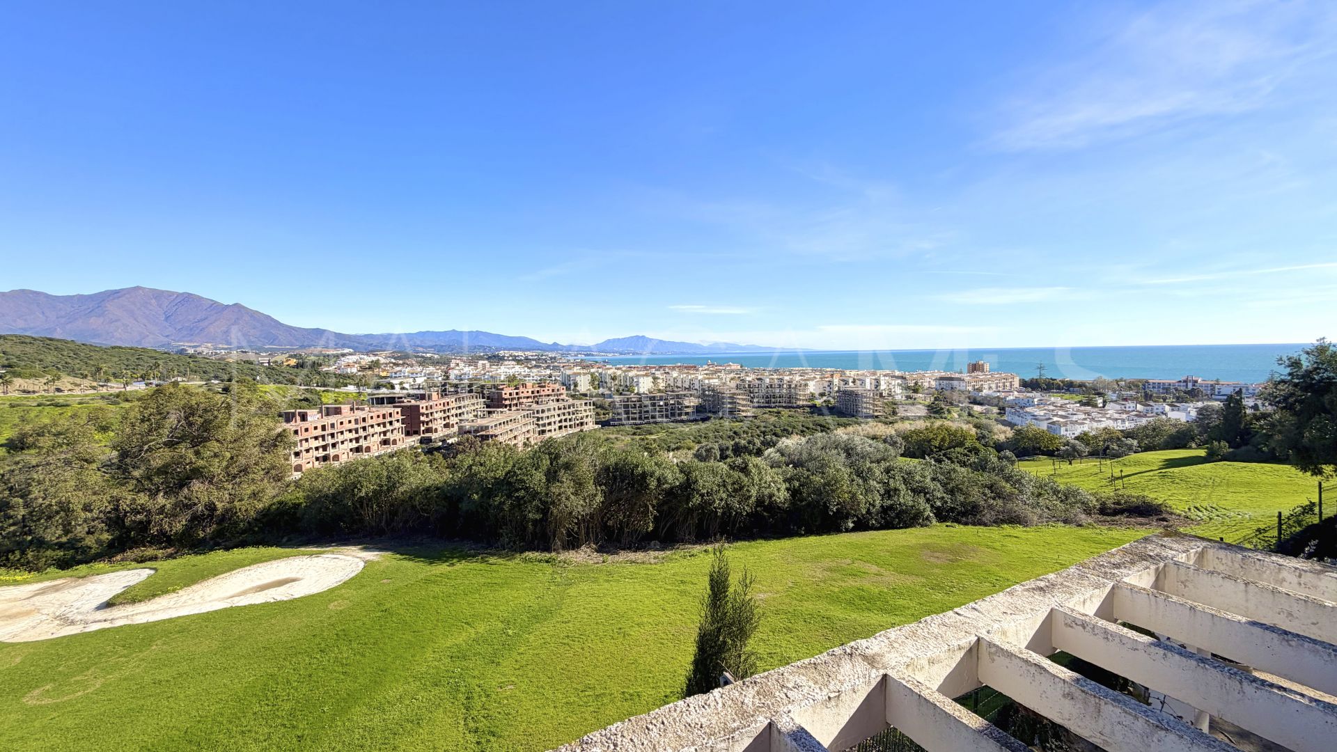 Ground floor duplex for sale in La Duquesa