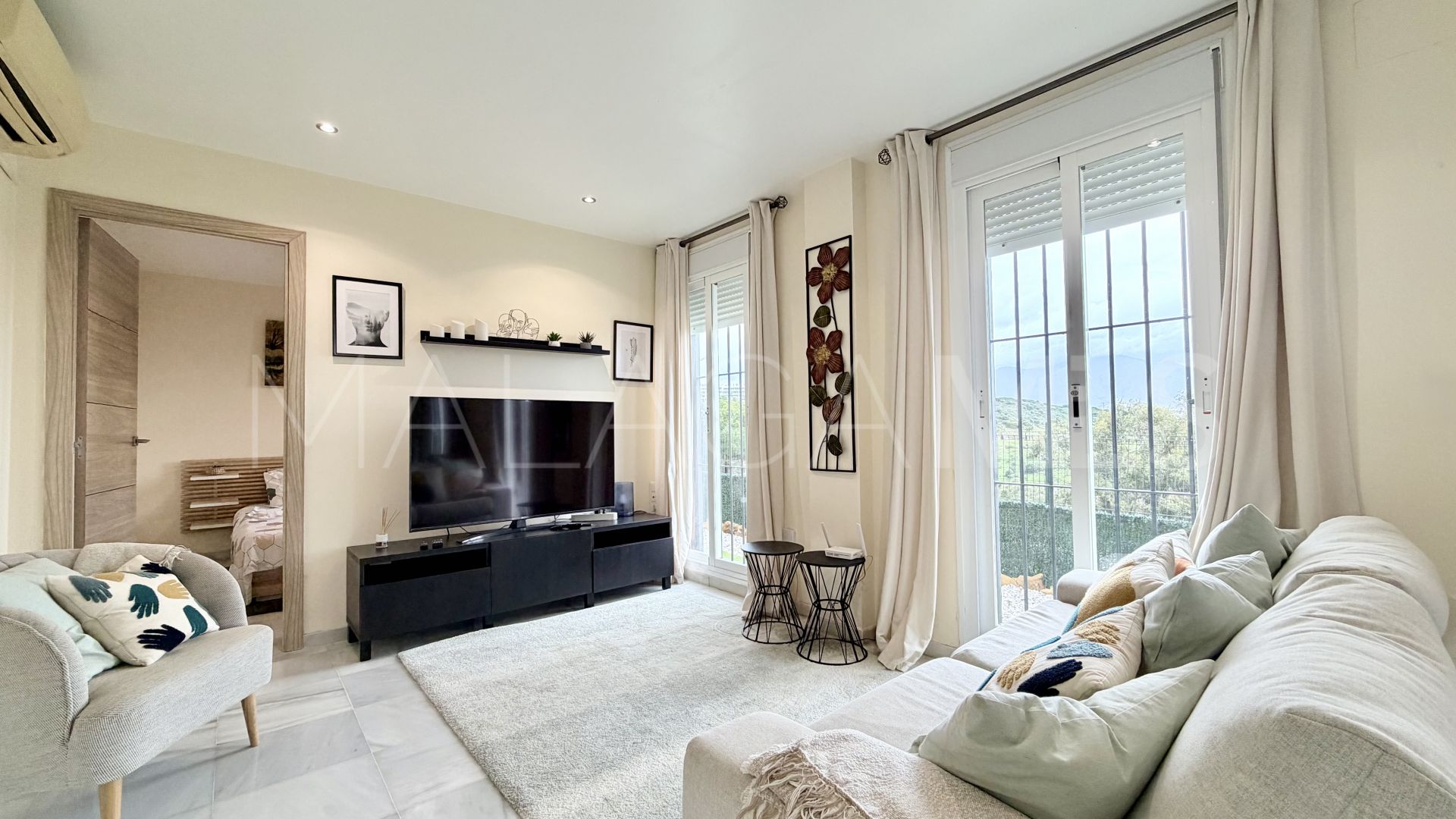 Ground floor duplex for sale in La Duquesa