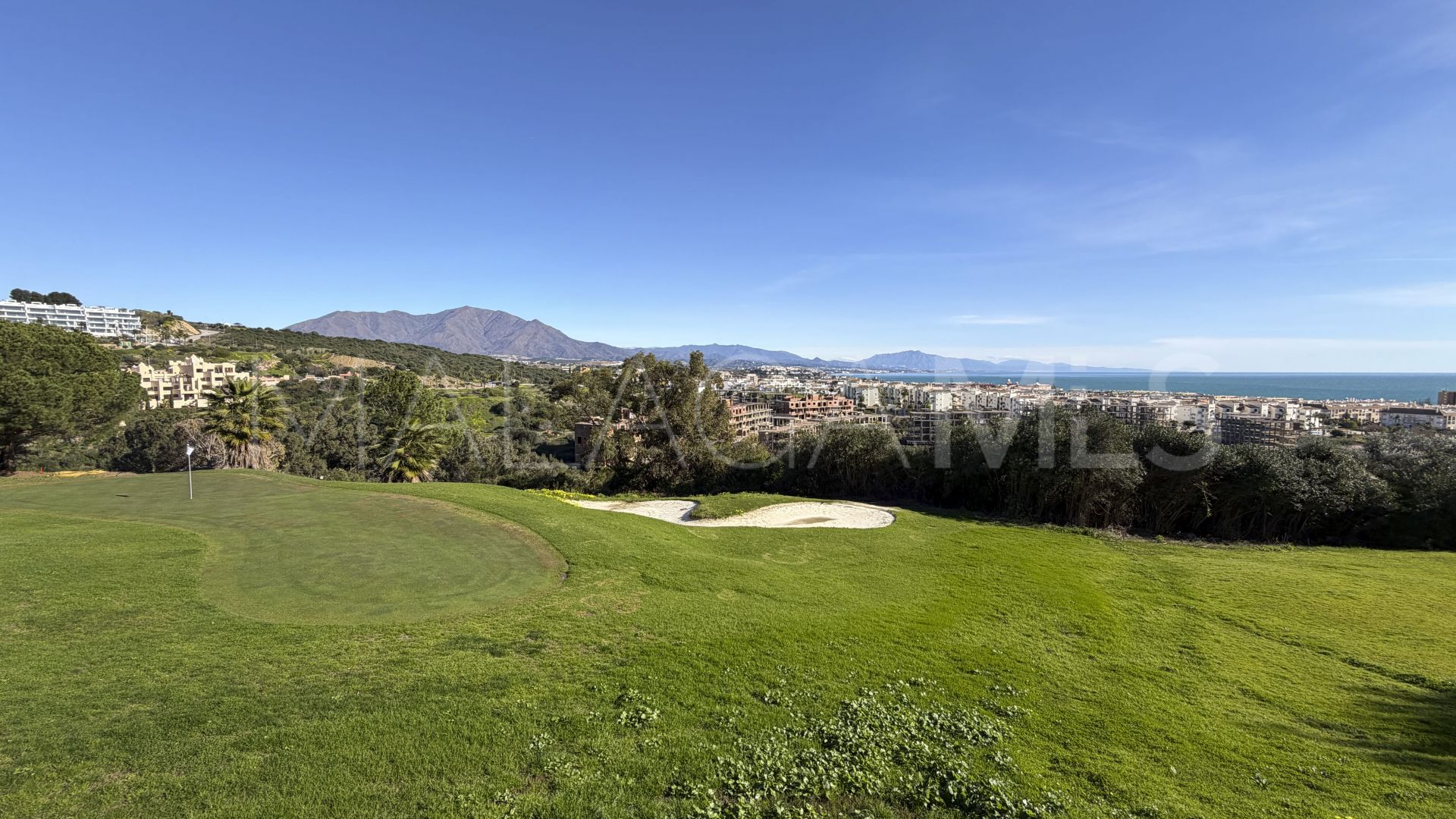 Ground floor duplex for sale in La Duquesa