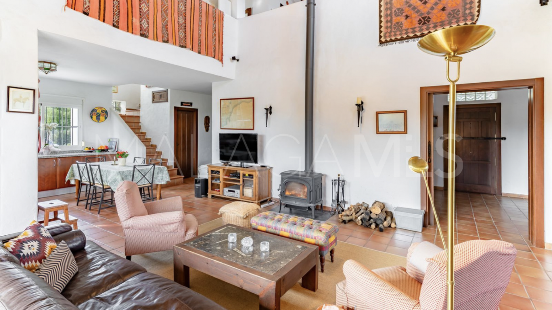 Buy villa with 4 bedrooms in El Padron