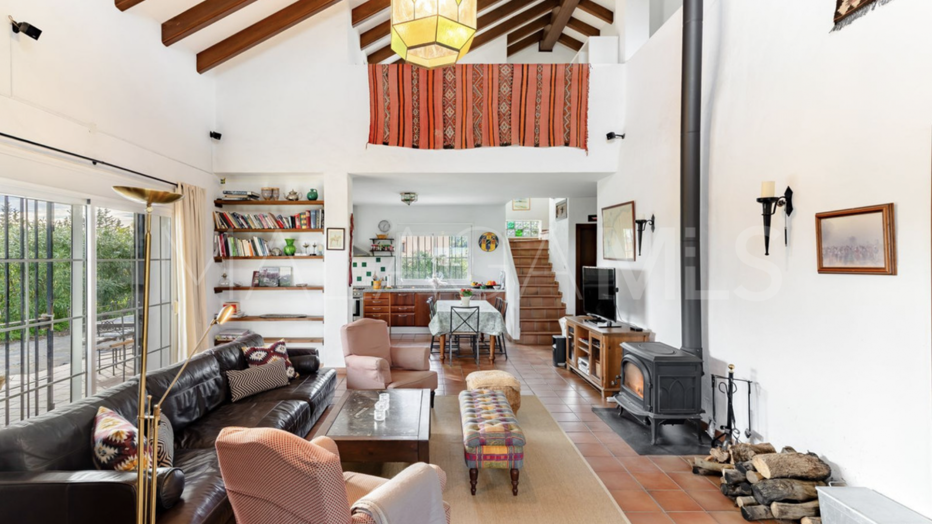 Buy villa with 4 bedrooms in El Padron