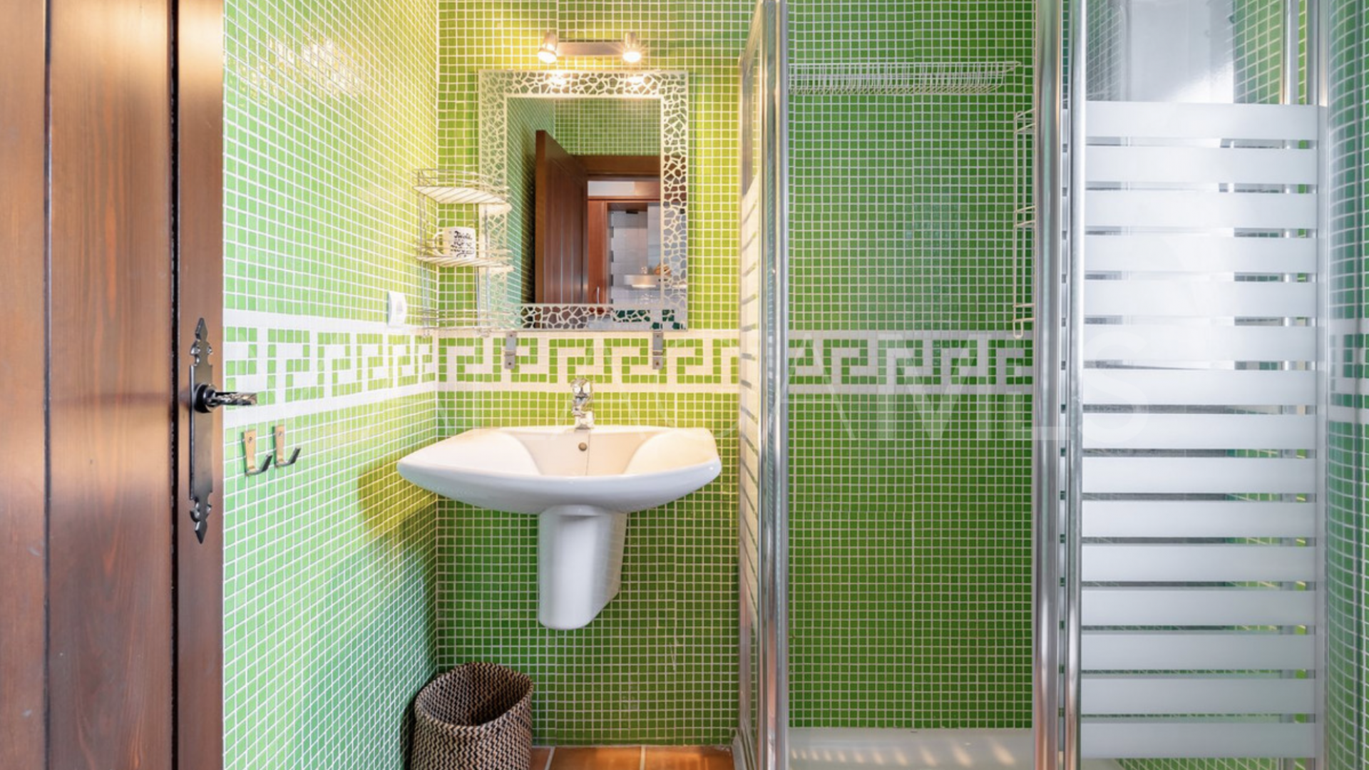 Buy villa with 4 bedrooms in El Padron