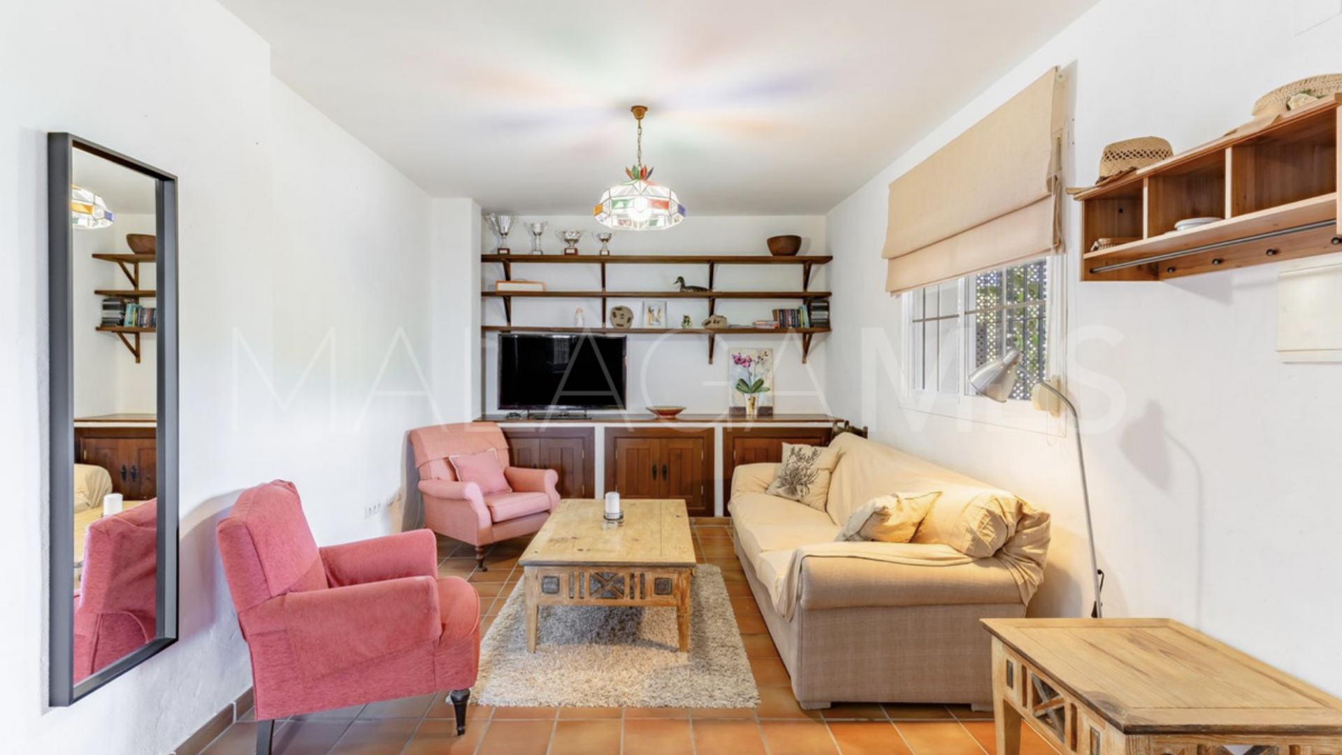 Buy villa with 4 bedrooms in El Padron