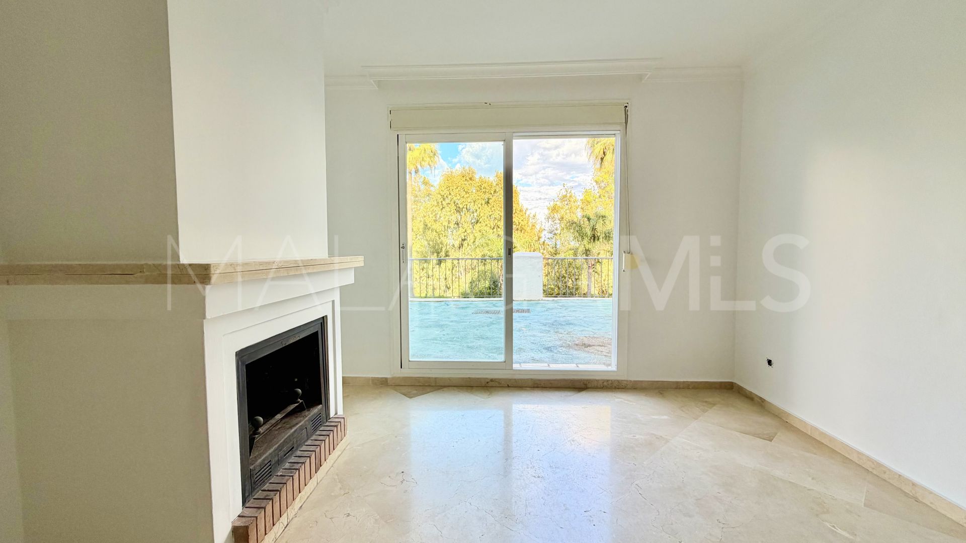 Buy Bahia de Casares apartment with 2 bedrooms