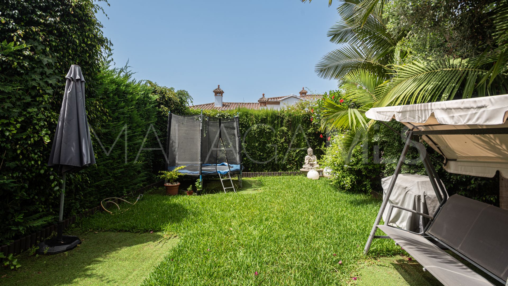 Parvilla for sale in Bahia de Marbella