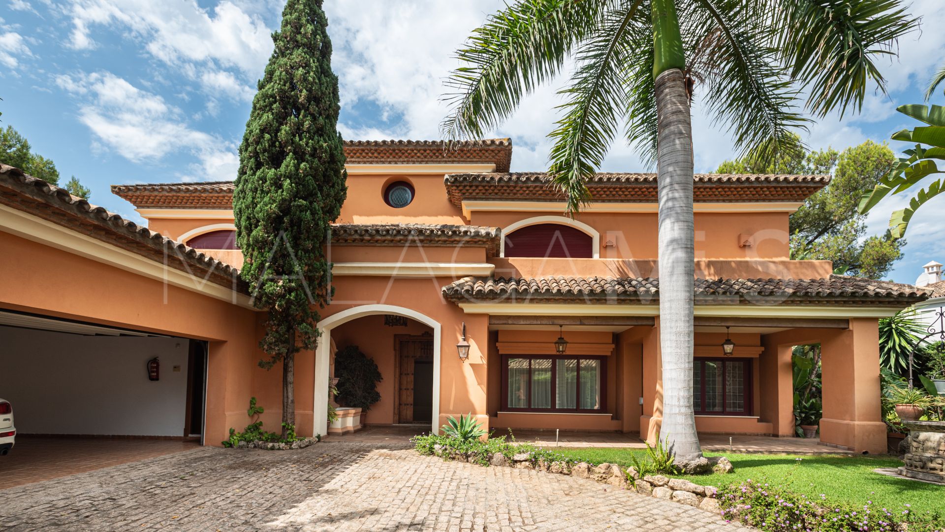 Se vende villa de 5 bedrooms in Altos Reales