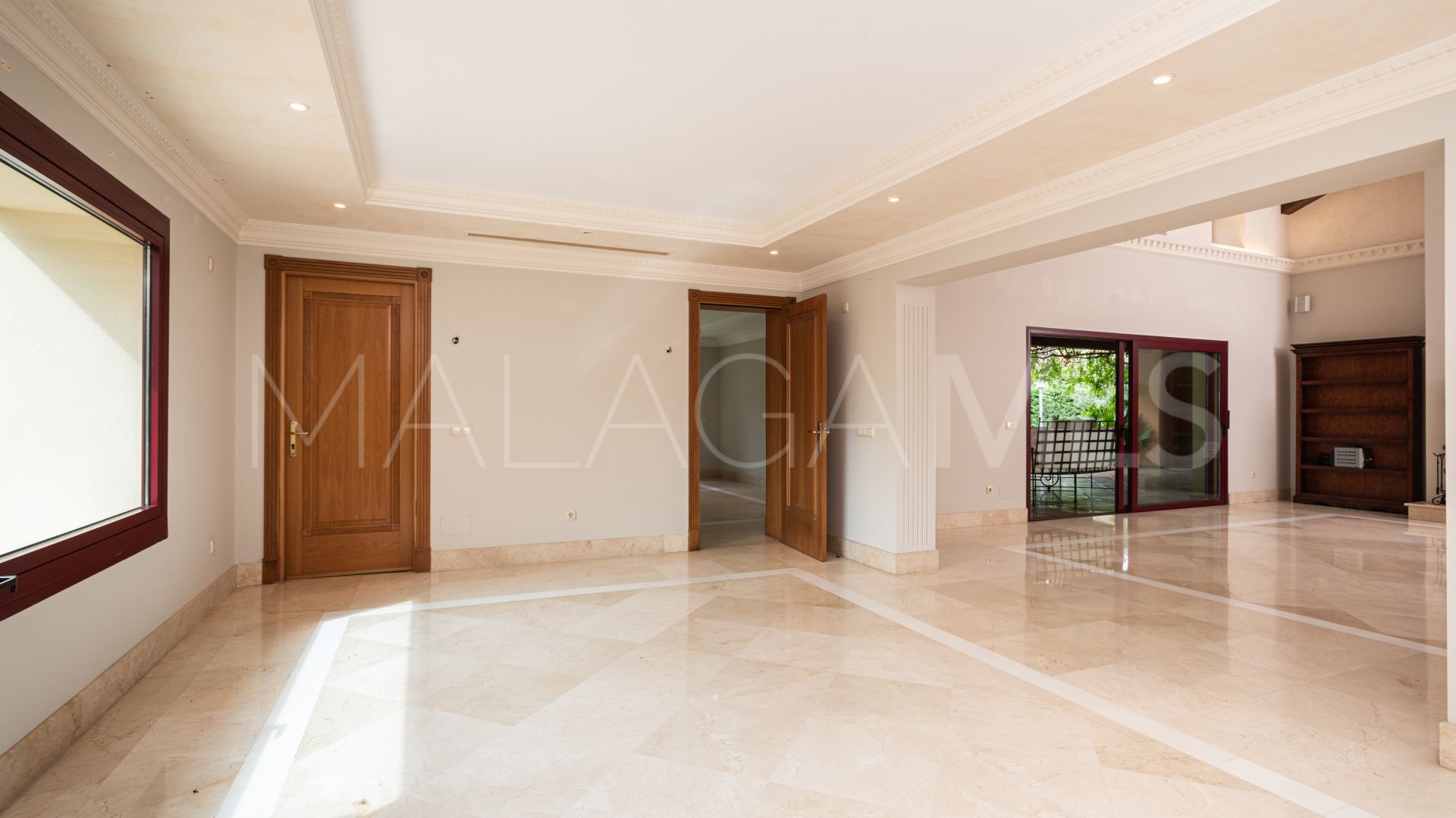 Se vende villa de 5 bedrooms in Altos Reales