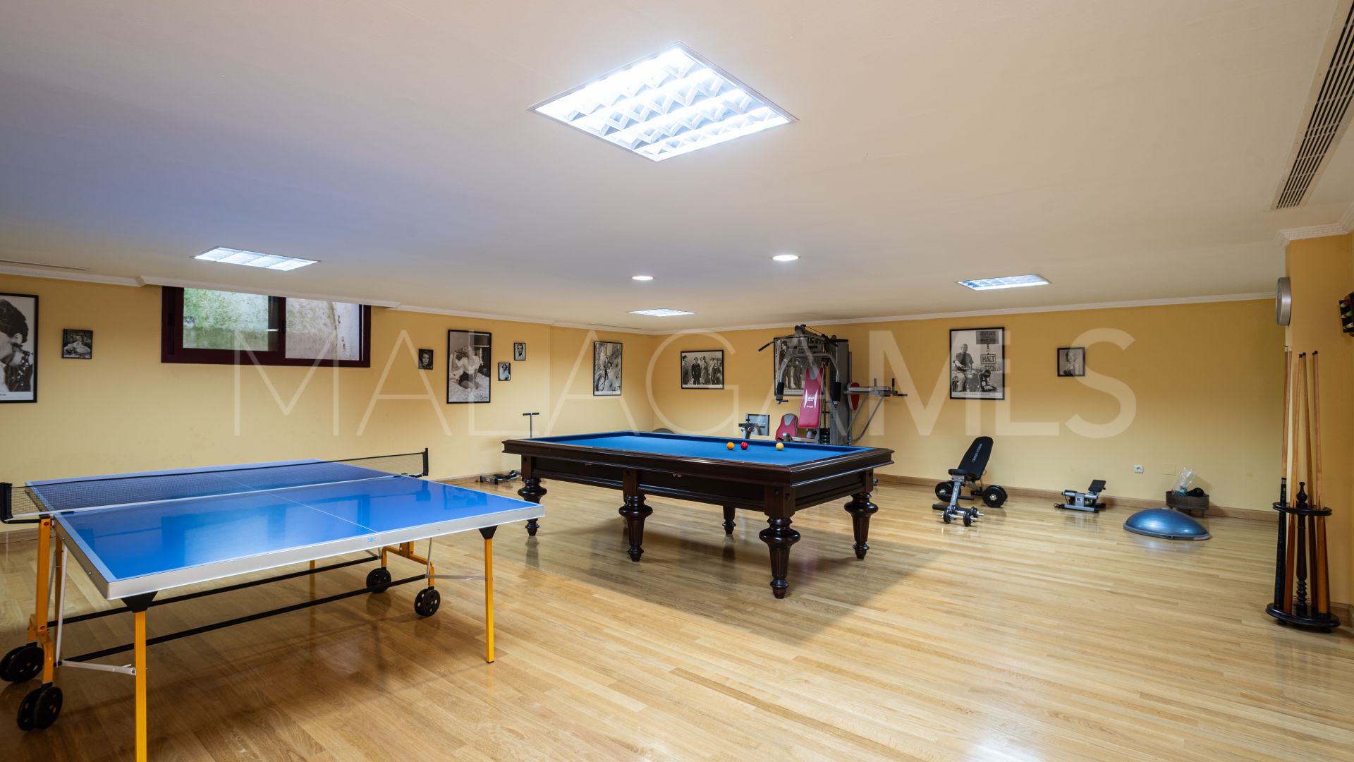 Se vende villa de 5 bedrooms in Altos Reales
