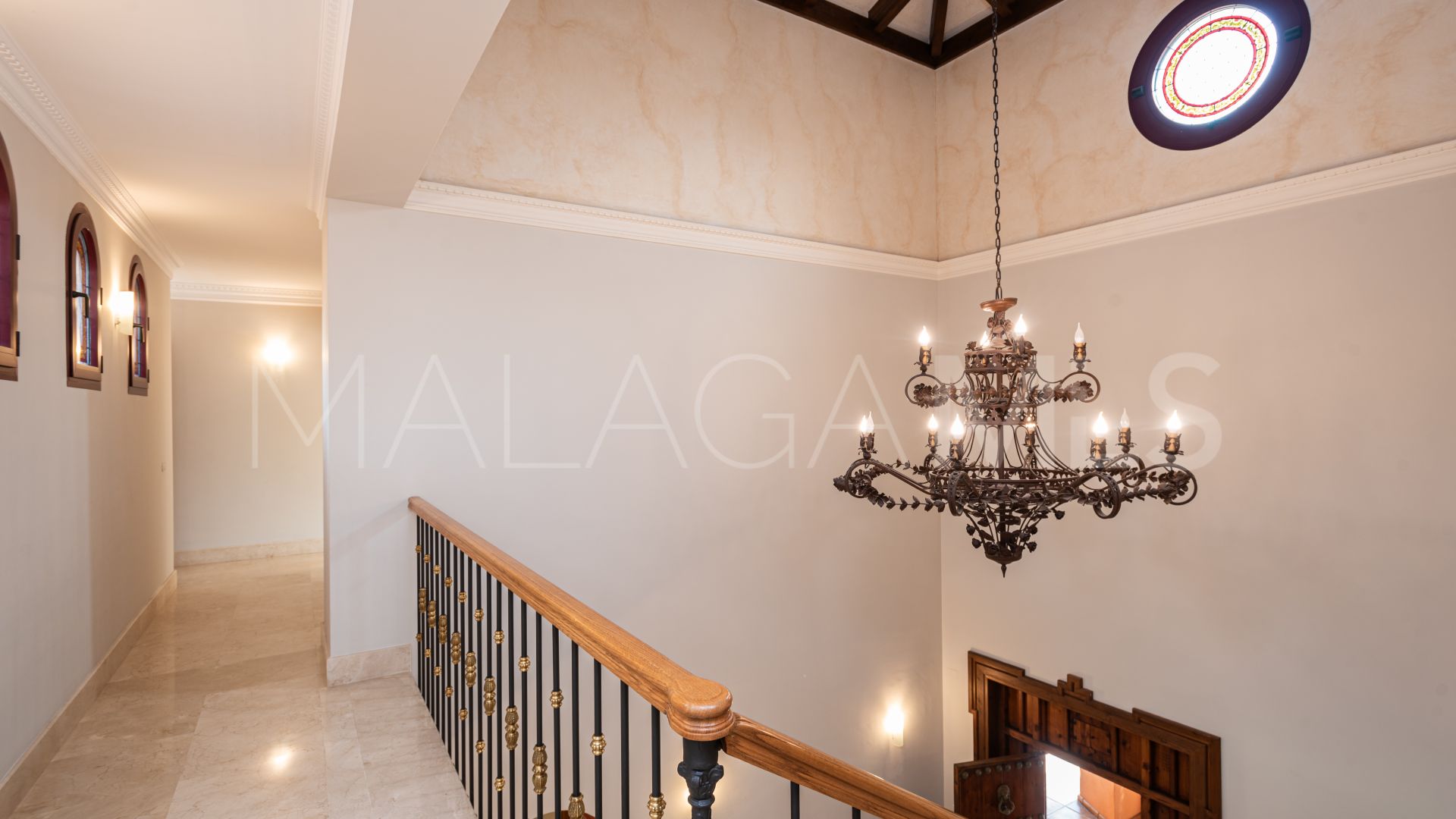 Se vende villa de 5 bedrooms in Altos Reales