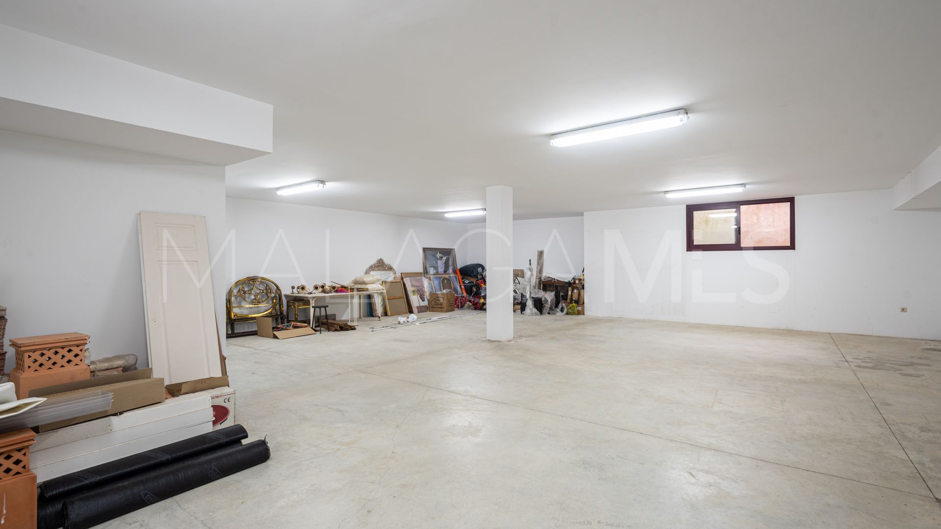 Se vende villa de 5 bedrooms in Altos Reales