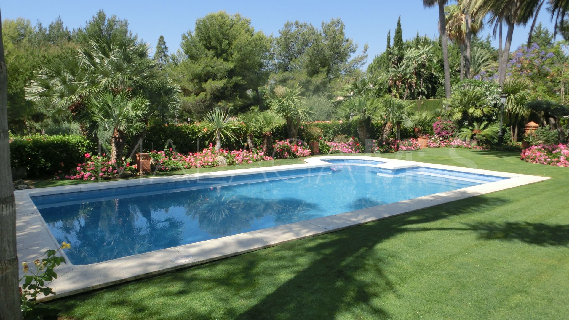 Se vende villa de 5 bedrooms in Altos Reales