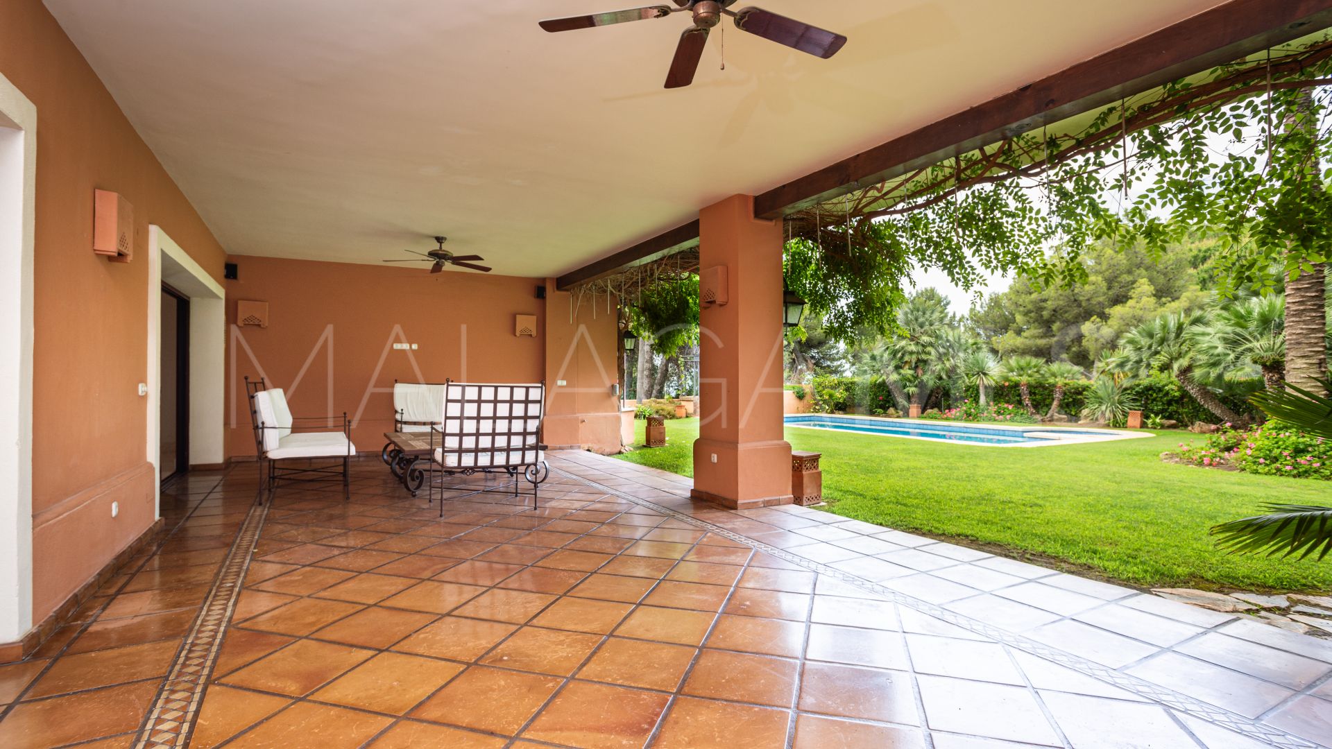 Se vende villa de 5 bedrooms in Altos Reales