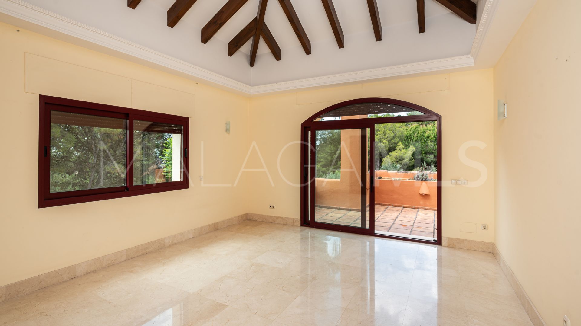 Se vende villa de 5 bedrooms in Altos Reales