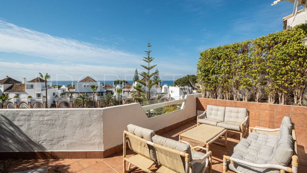 For sale duplex penthouse in Elviria Playa with 3 bedrooms