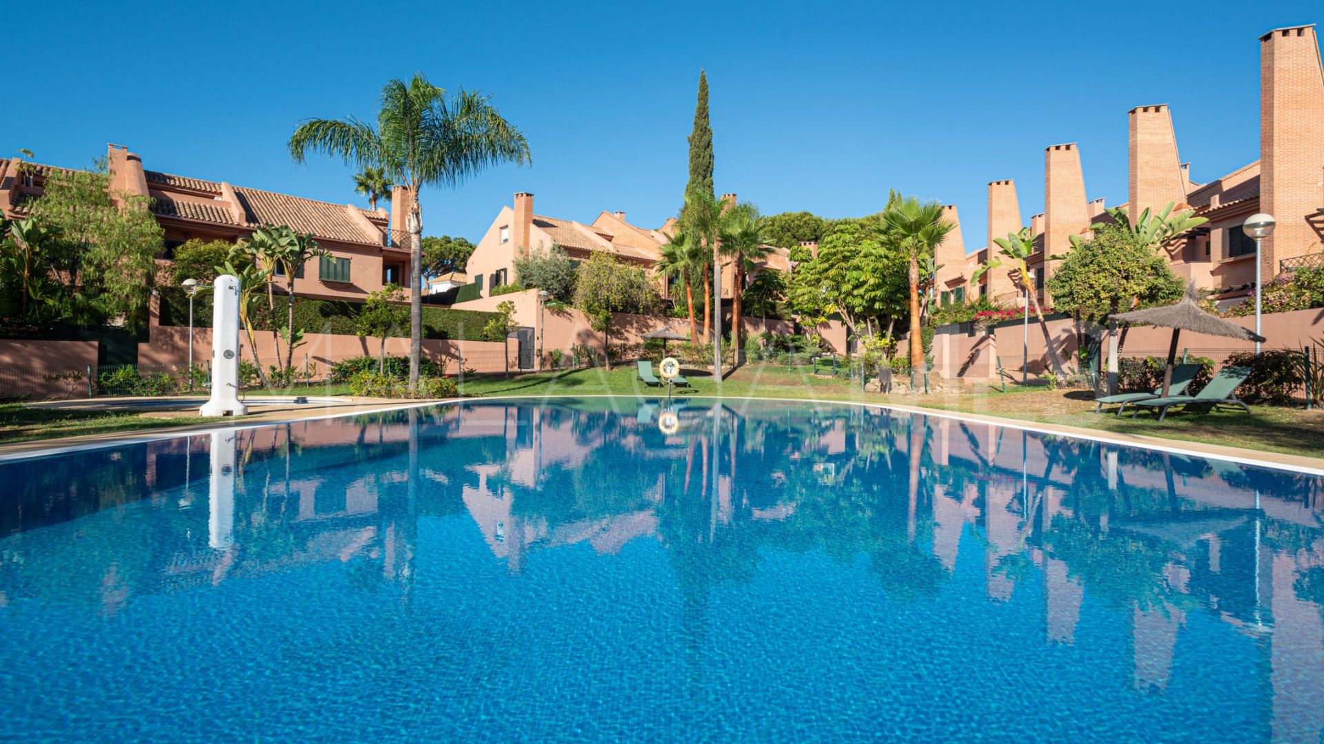 Radhus for sale in La Reserva de los Monteros