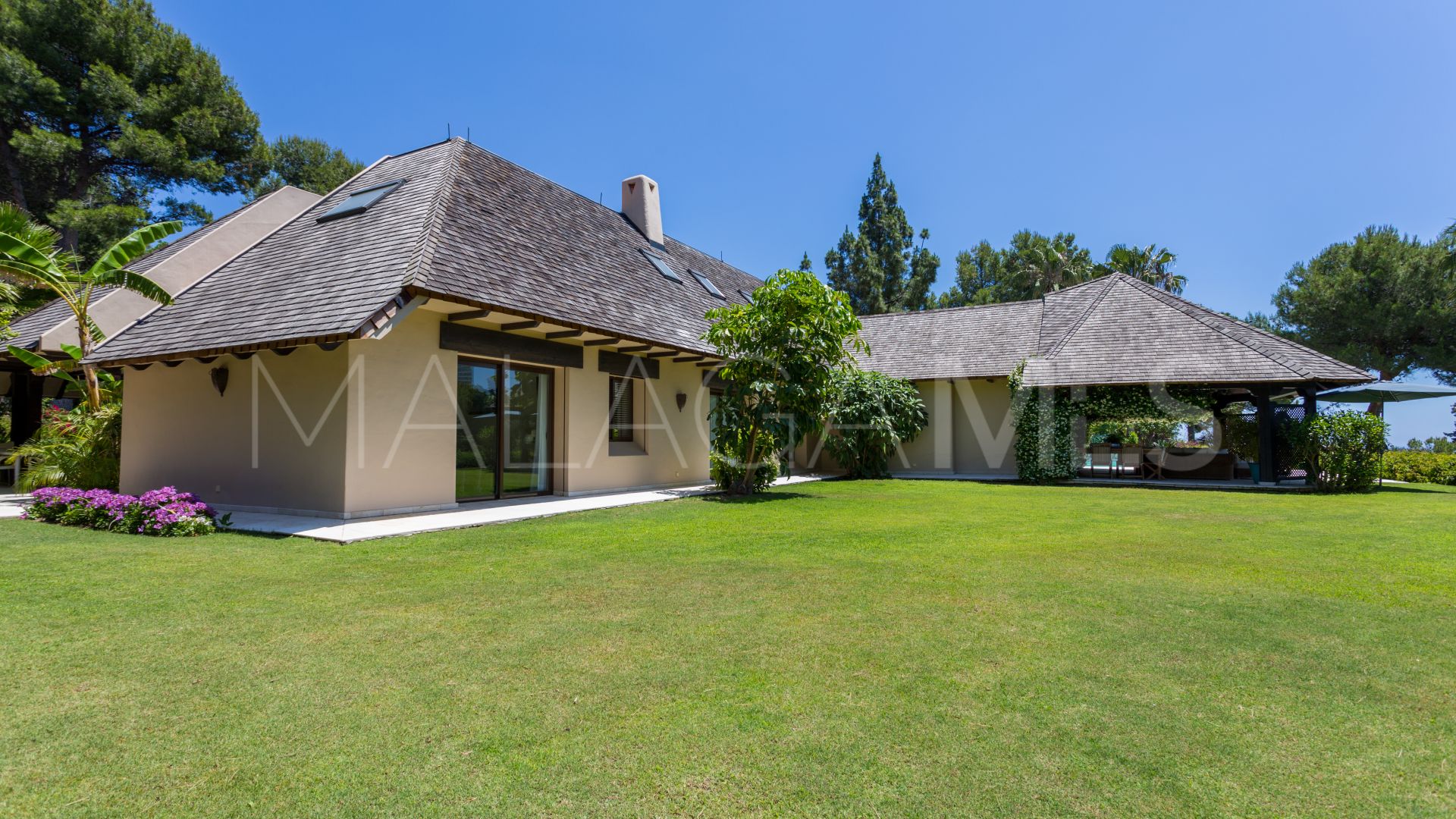 6 bedrooms villa for sale in Rio Real