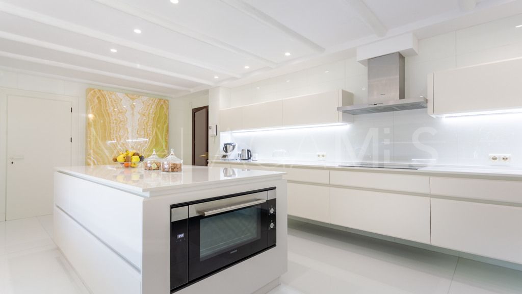 Villa de 6 bedrooms for sale in Rio Real