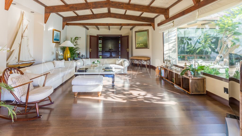 Villa de 6 bedrooms for sale in Rio Real