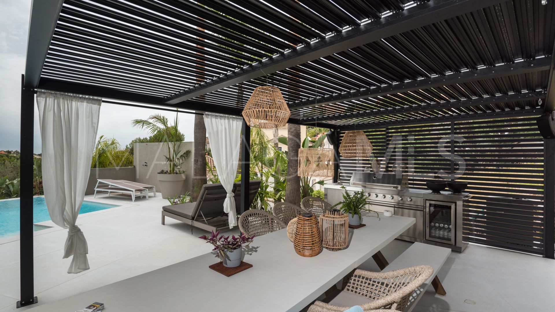 8 bedrooms villa in Elviria for sale