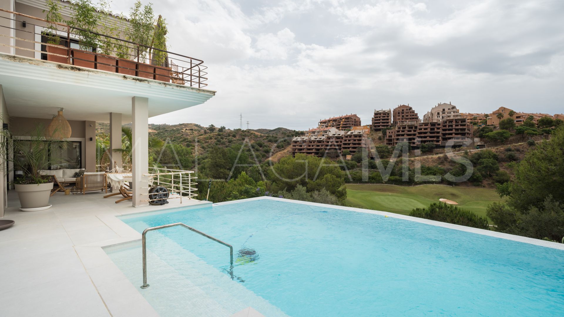 8 bedrooms villa in Elviria for sale