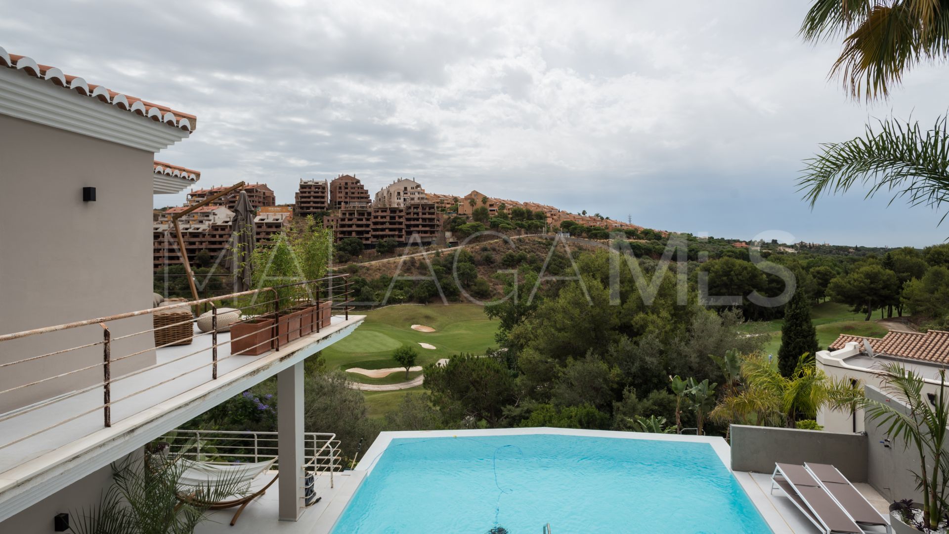 8 bedrooms villa in Elviria for sale