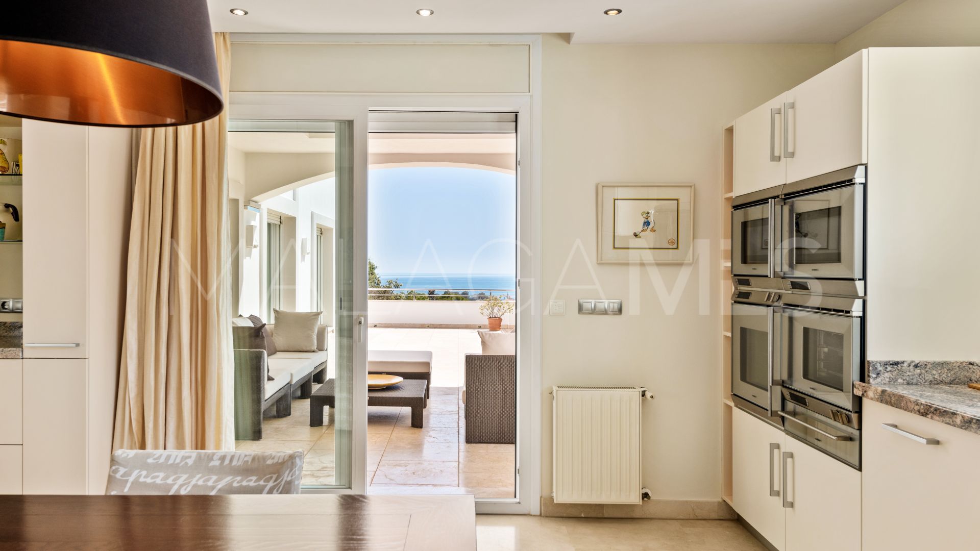 Villa for sale in Elviria