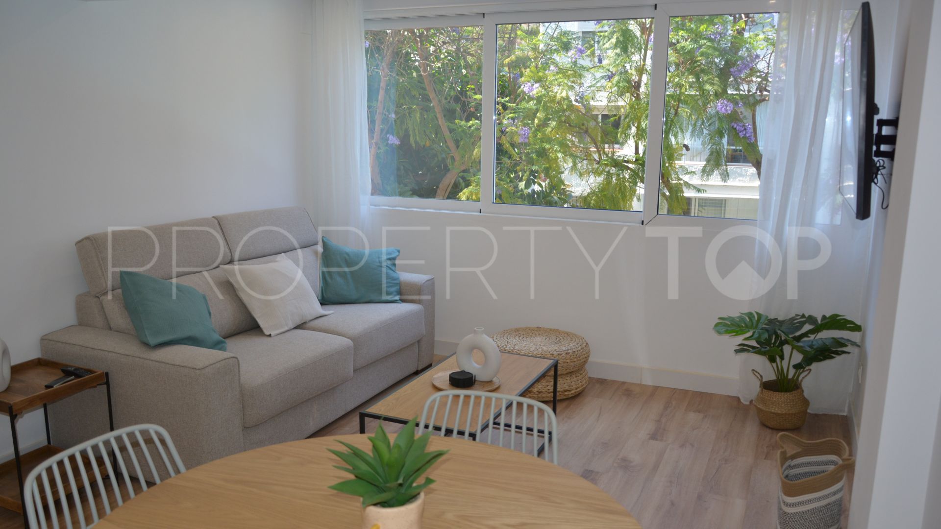 Buy Playa de la Fontanilla apartment with 4 bedrooms