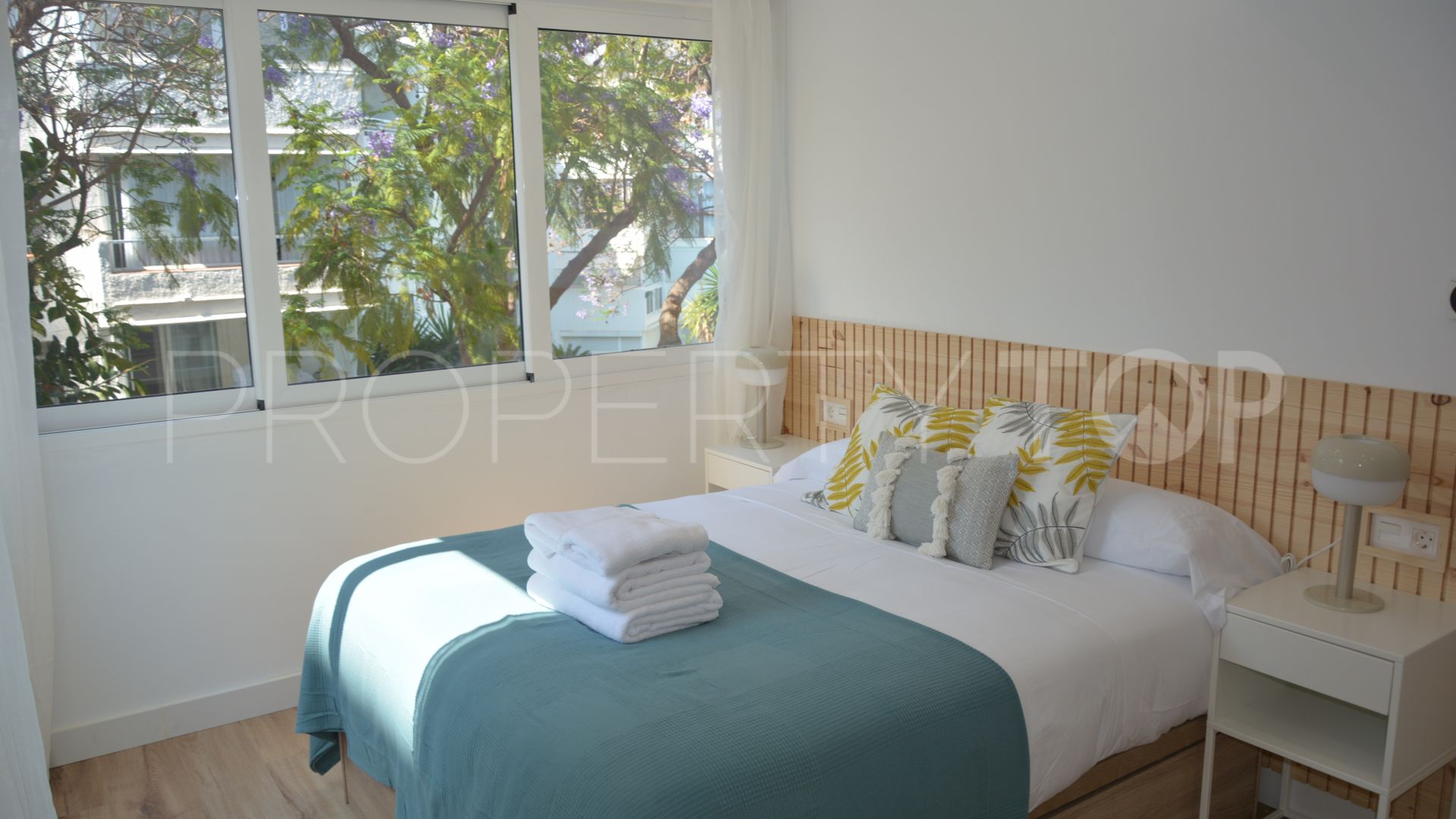 Buy Playa de la Fontanilla apartment with 4 bedrooms