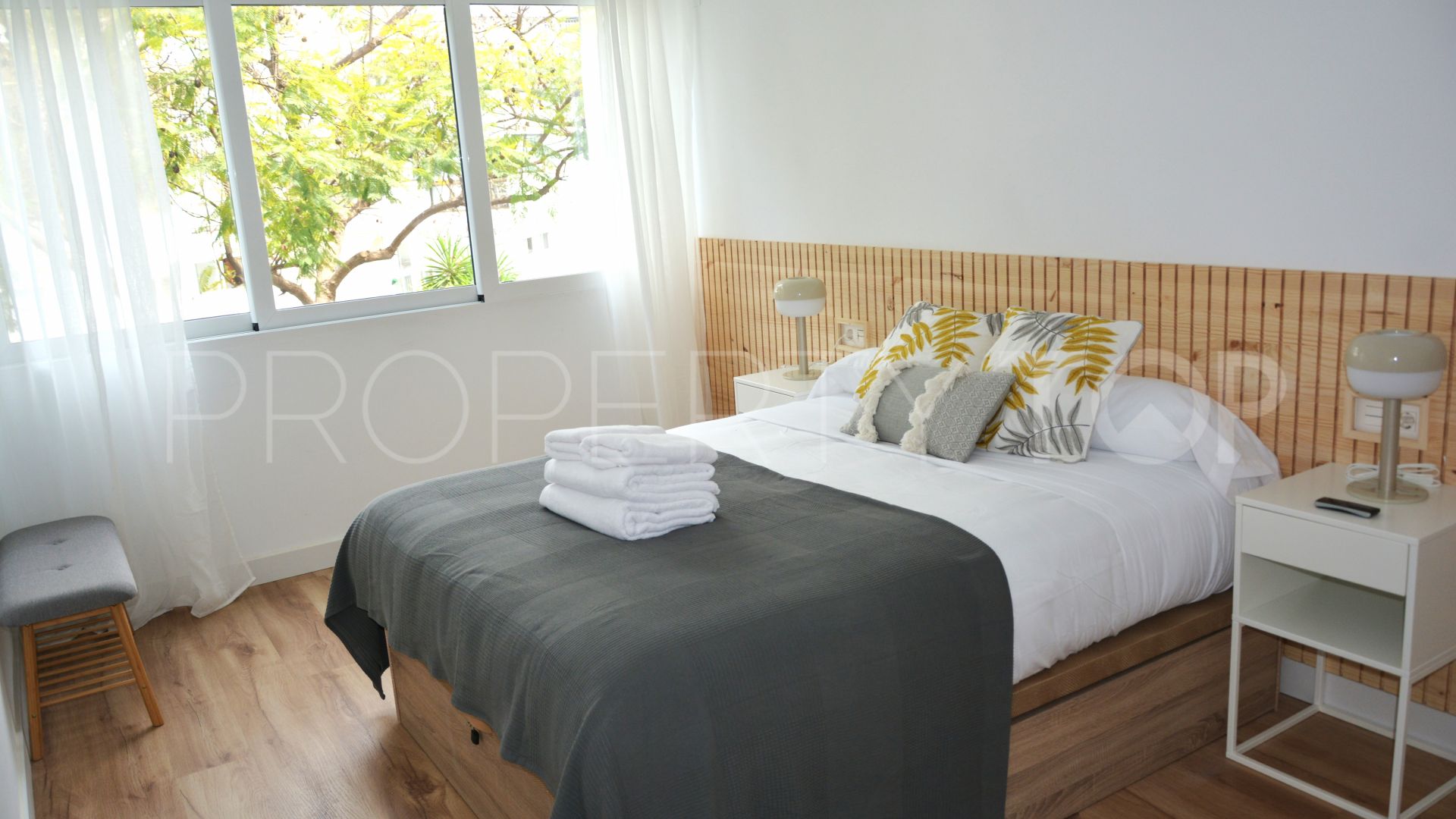 Buy Playa de la Fontanilla apartment with 4 bedrooms