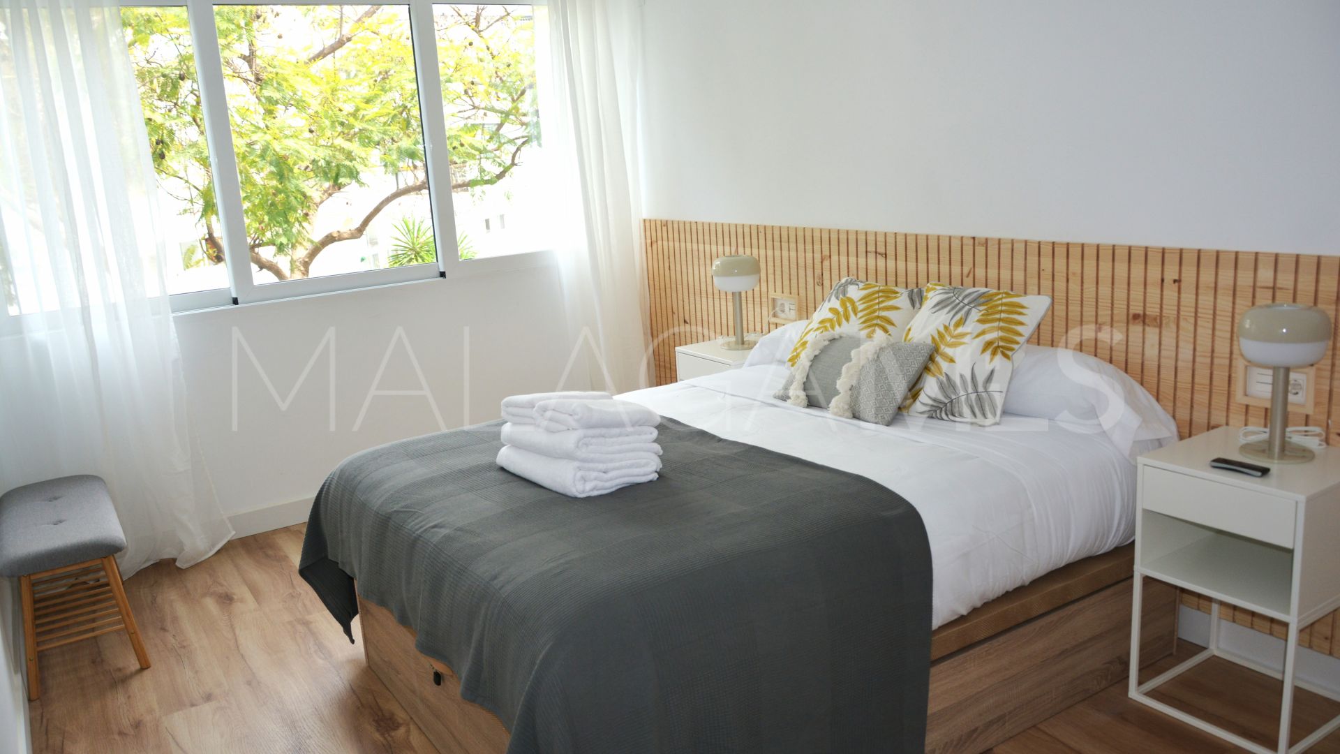 Buy Playa de la Fontanilla apartment with 4 bedrooms