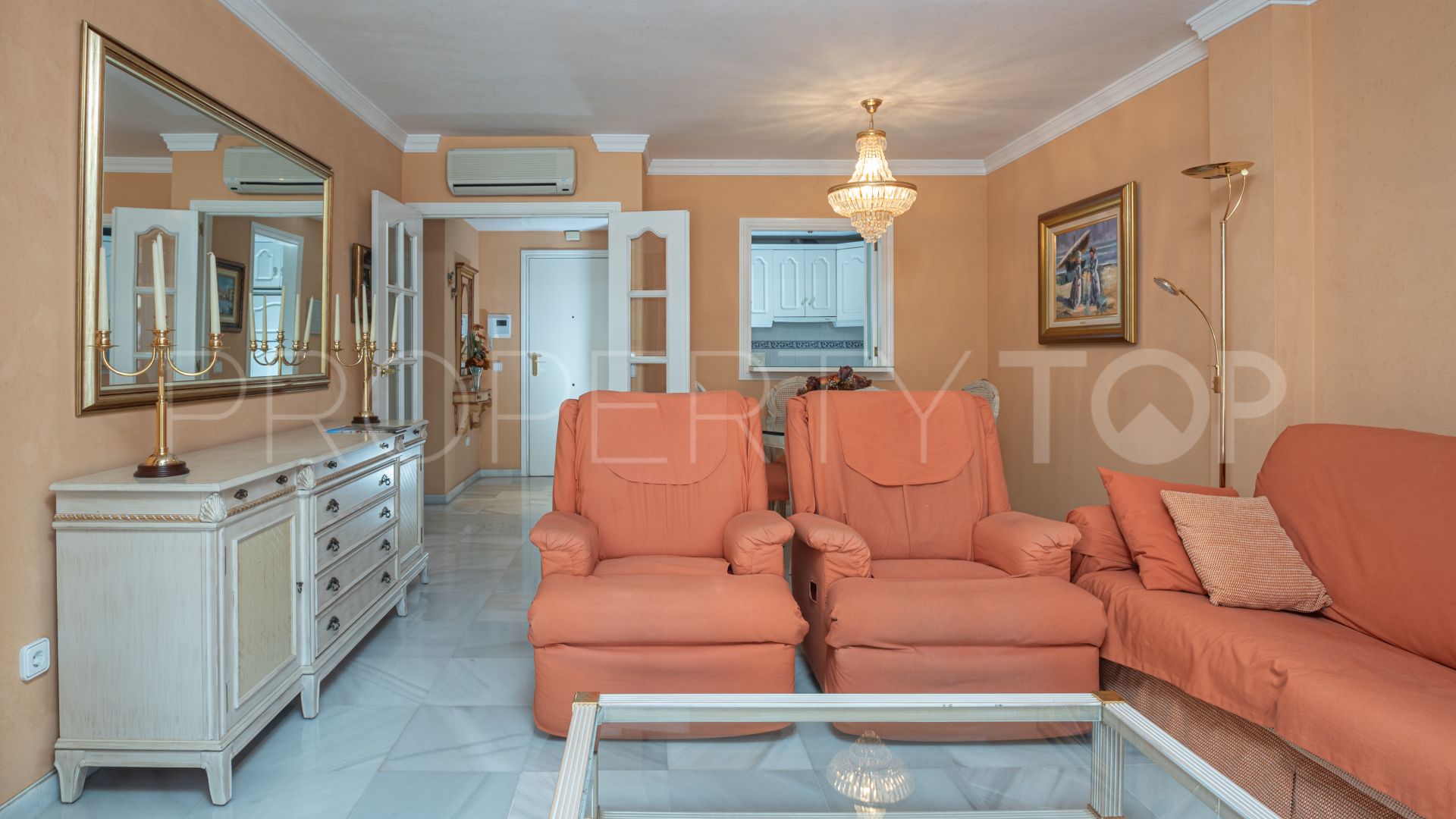 For sale apartment in Marbella Centro with 2 bedrooms