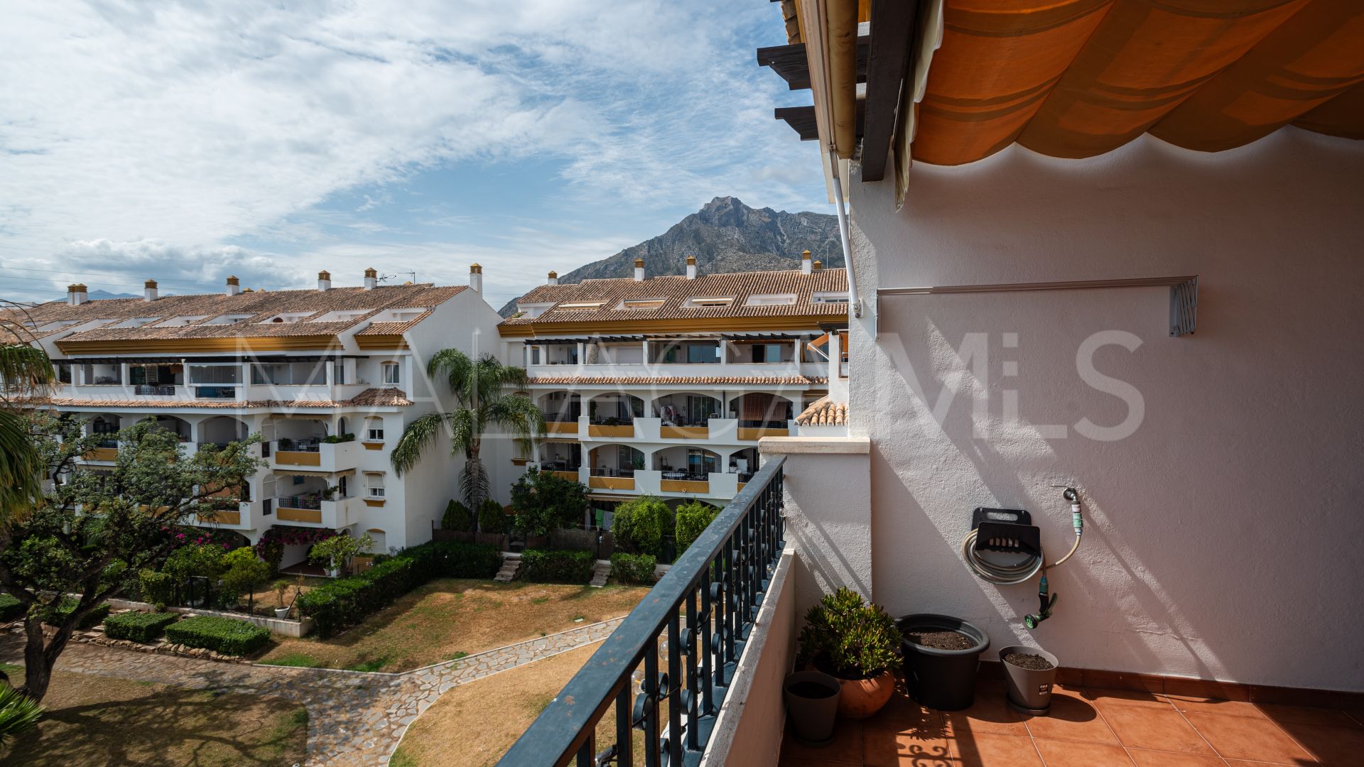 For sale penthouse with 4 bedrooms in Los Pinos de Nagüeles