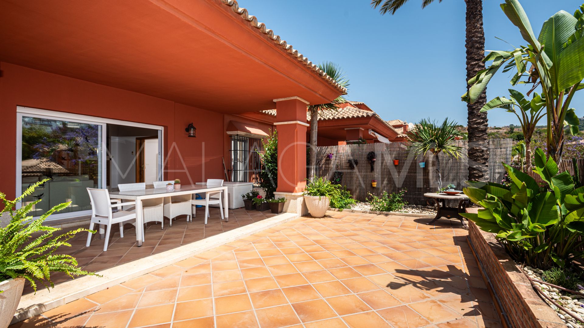 Se vende chalet de 6 bedrooms in Santa Clara