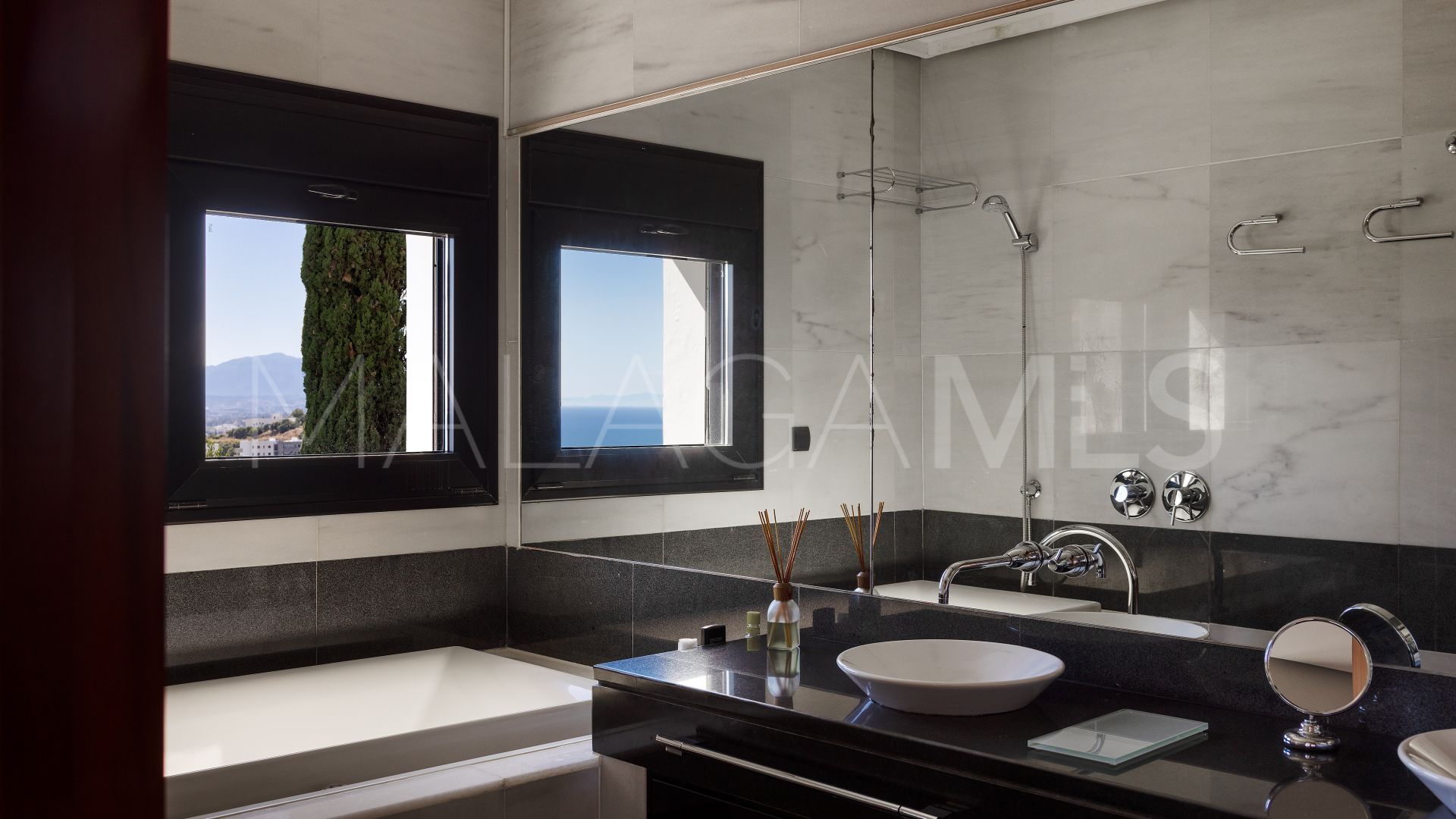 Villa for sale in Los Altos de los Monteros