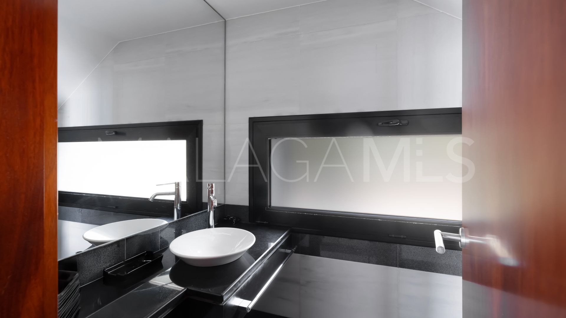 Villa for sale in Los Altos de los Monteros